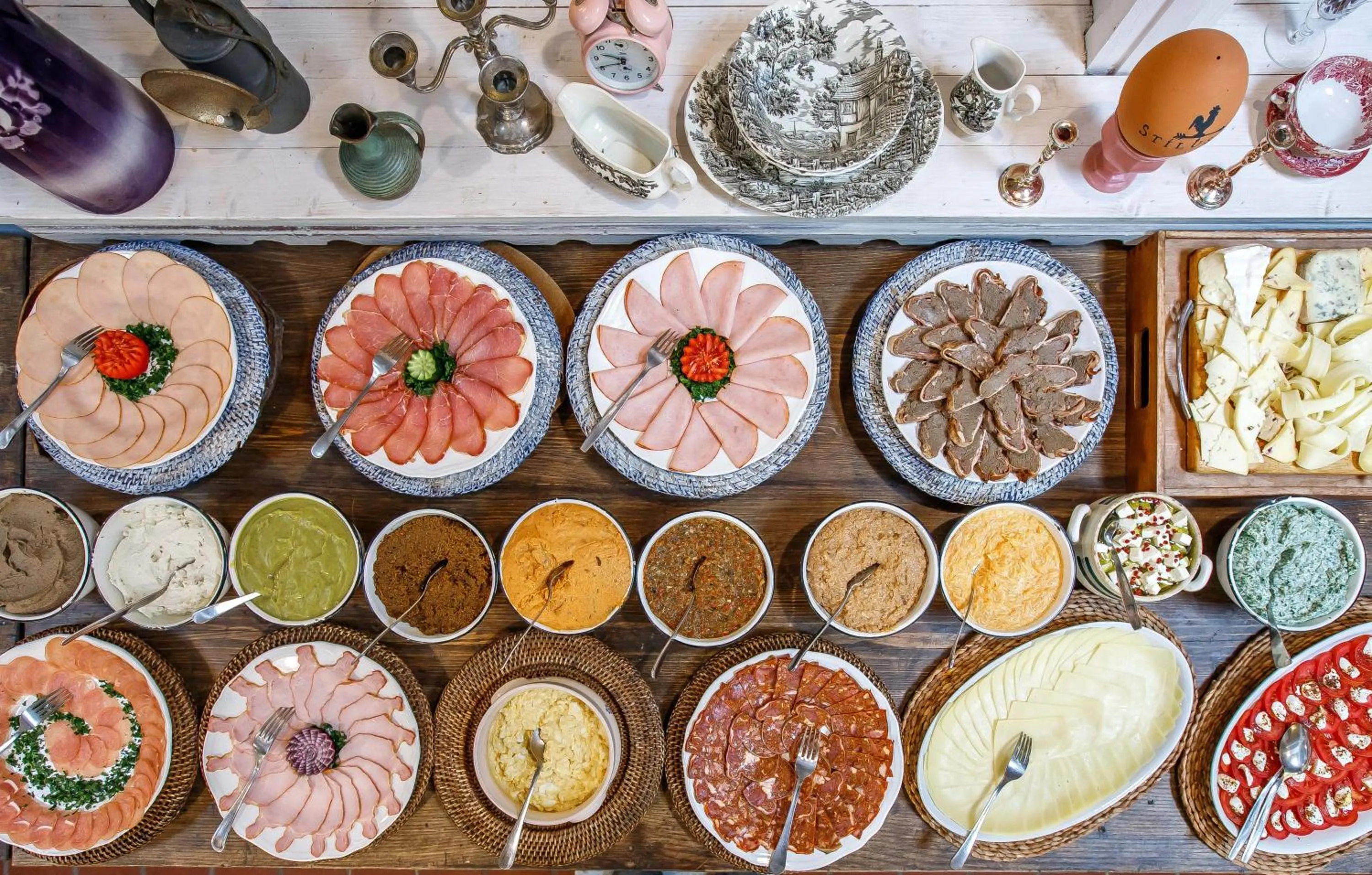 Buffet breakfast in Nomad Hotel & Glamping