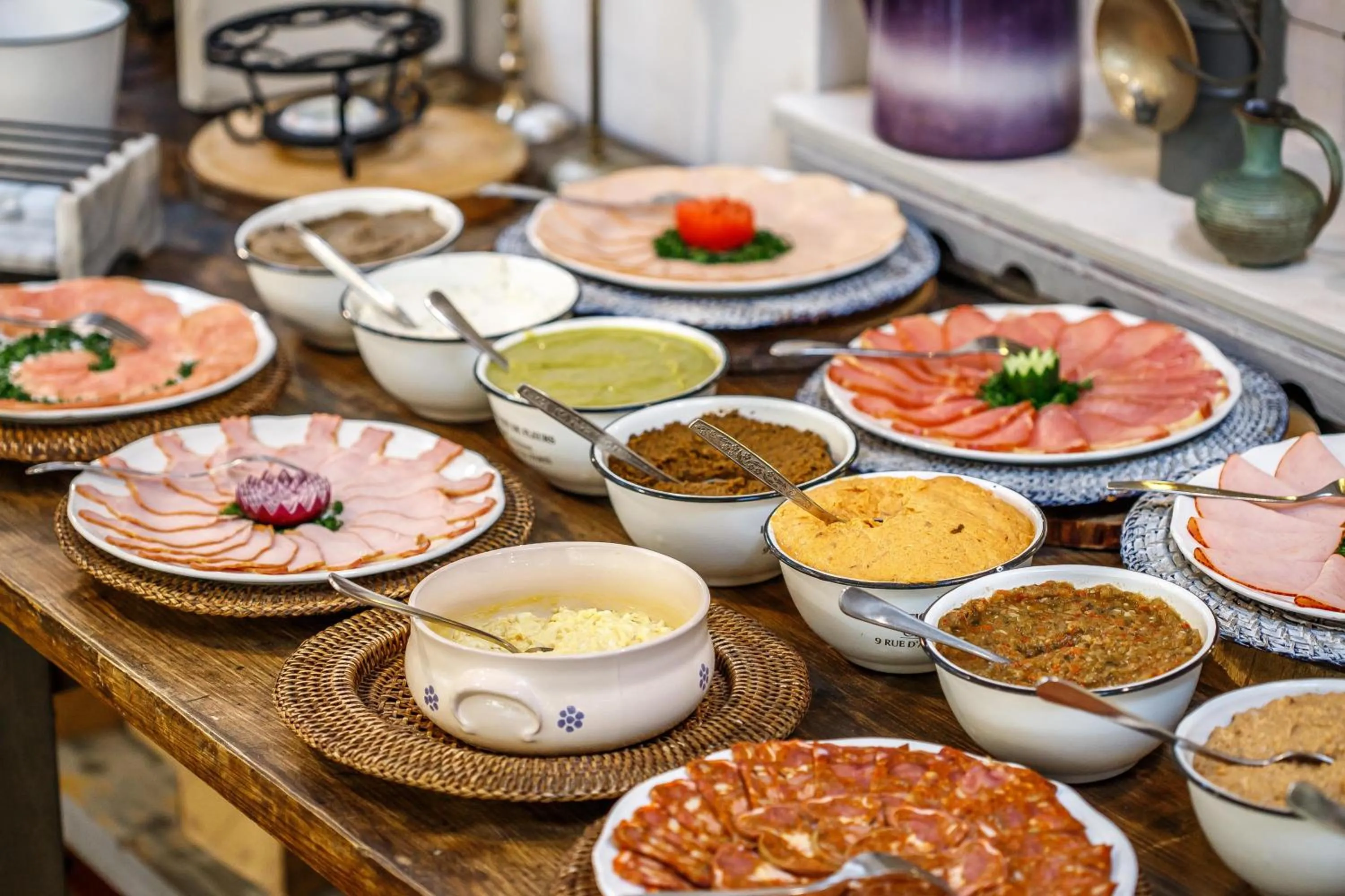 Buffet breakfast in Nomad Hotel & Glamping