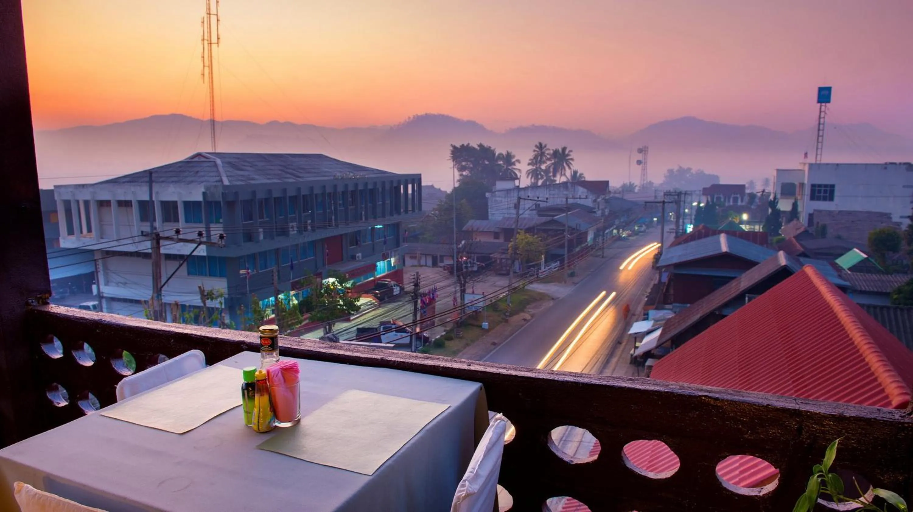 Restaurant/places to eat in Yoont Hotel