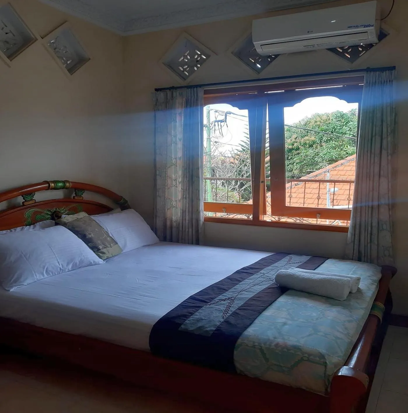 Bed in The Reinhold Guesthouse Bali