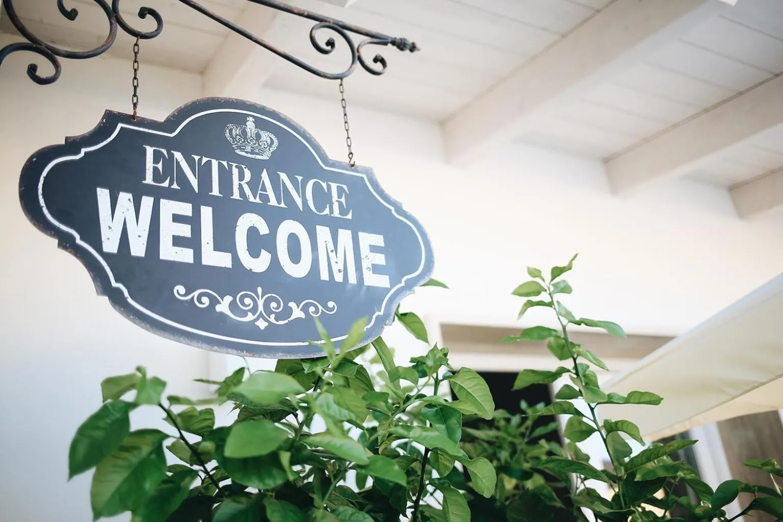 Property logo or sign in Le Home Rooms