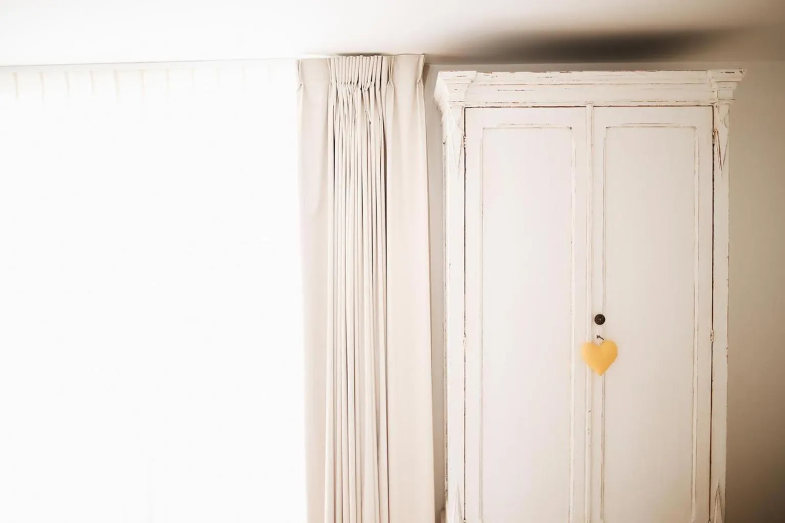 wardrobe in Le Home Rooms