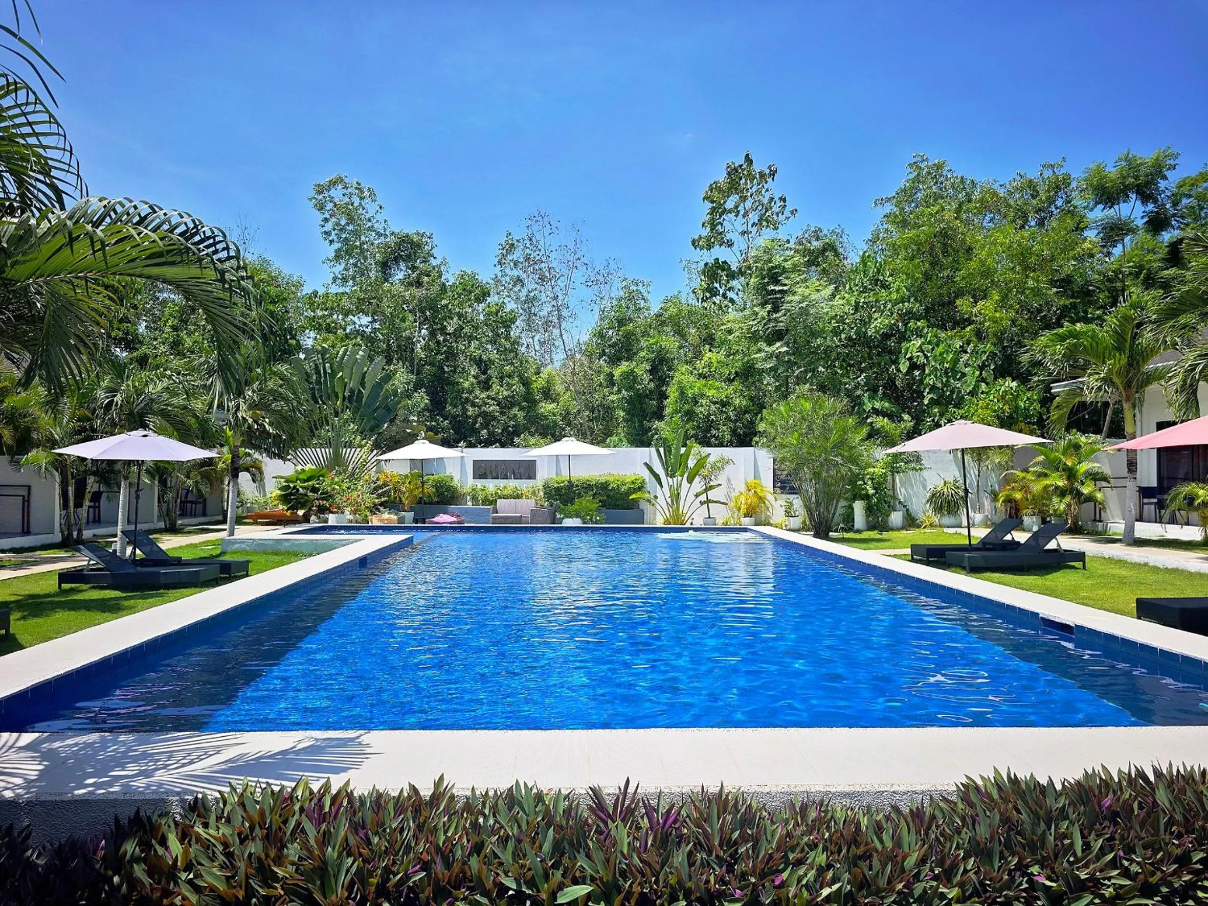Swimming pool in OHANA, Panglao Resort.