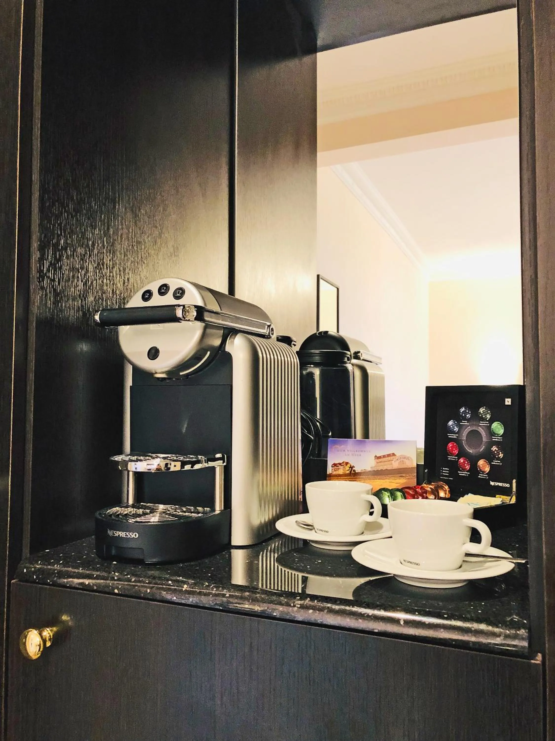 Coffee/tea facilities in meergut HOTELS