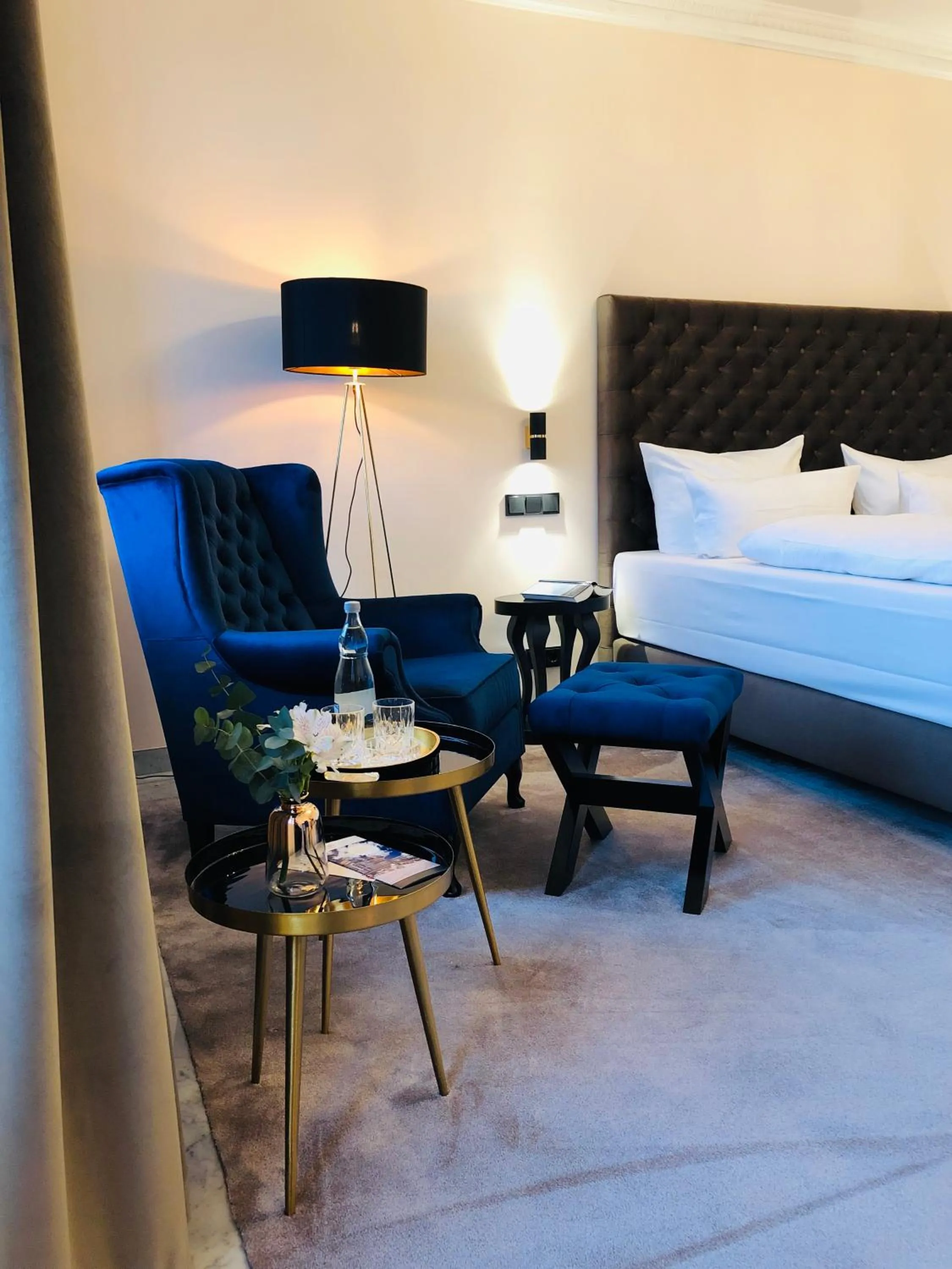 Bed in meergut HOTELS