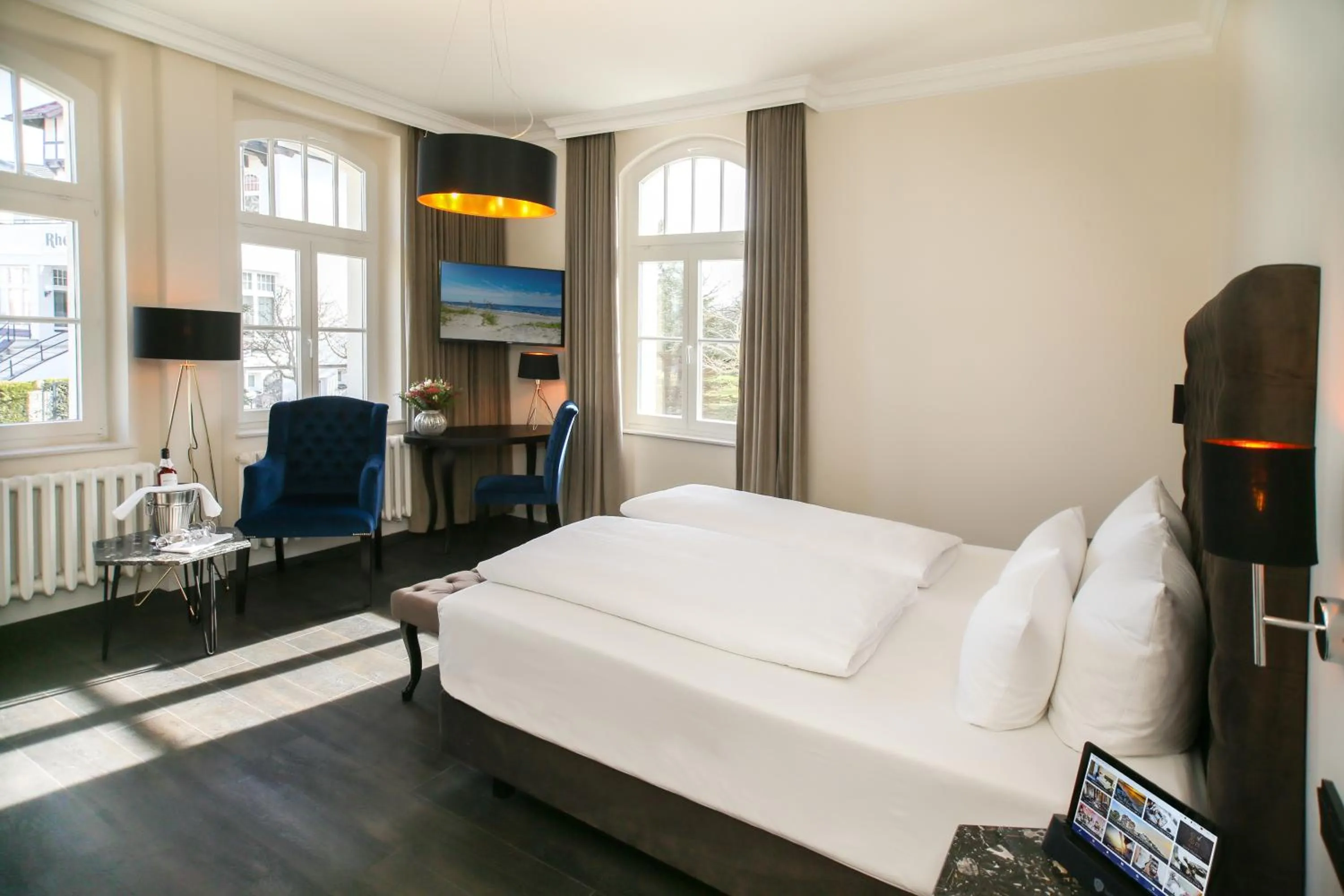 Bed in meergut HOTELS