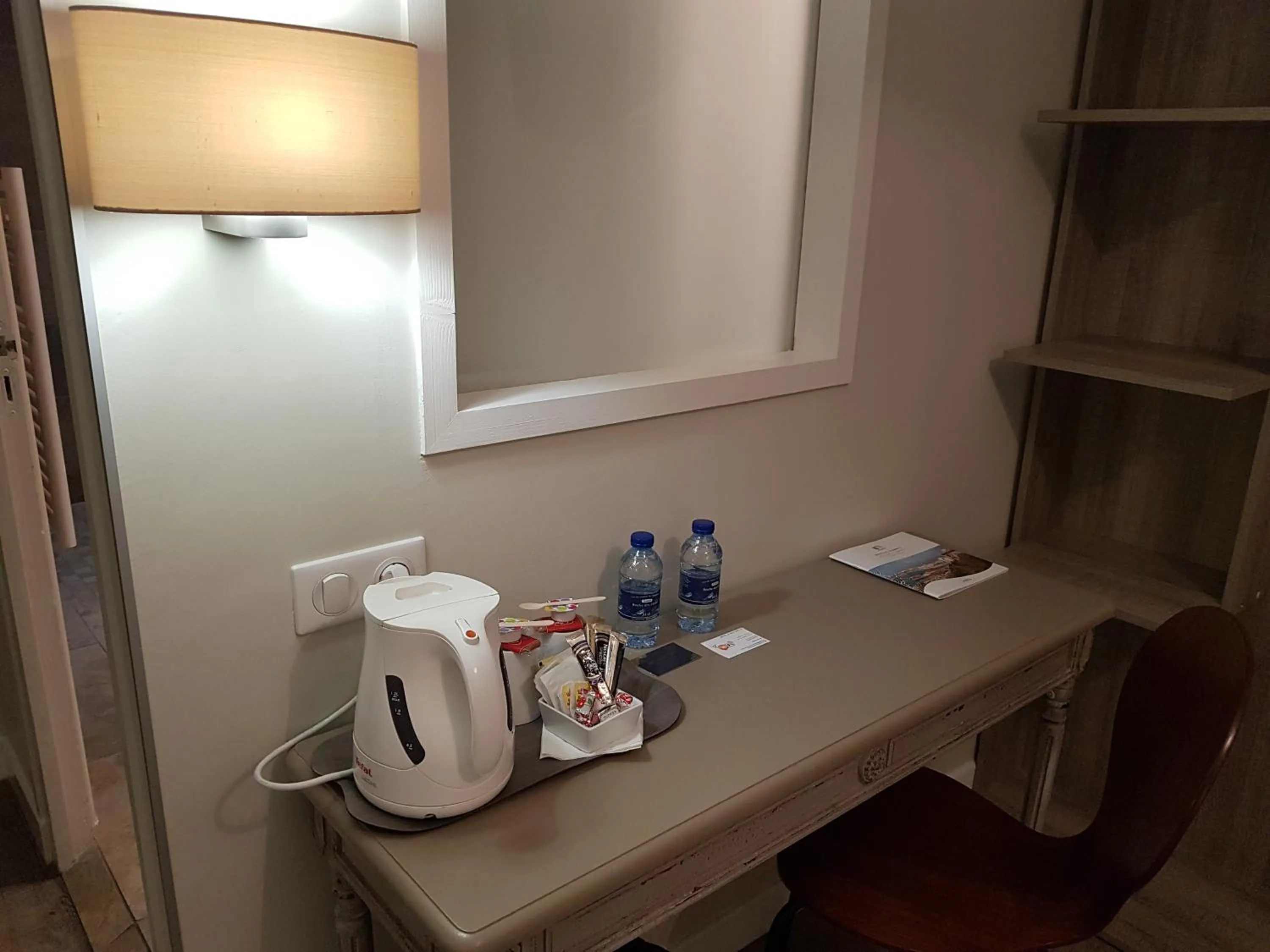 Coffee/tea facilities in Hôtel Au Bon Coin