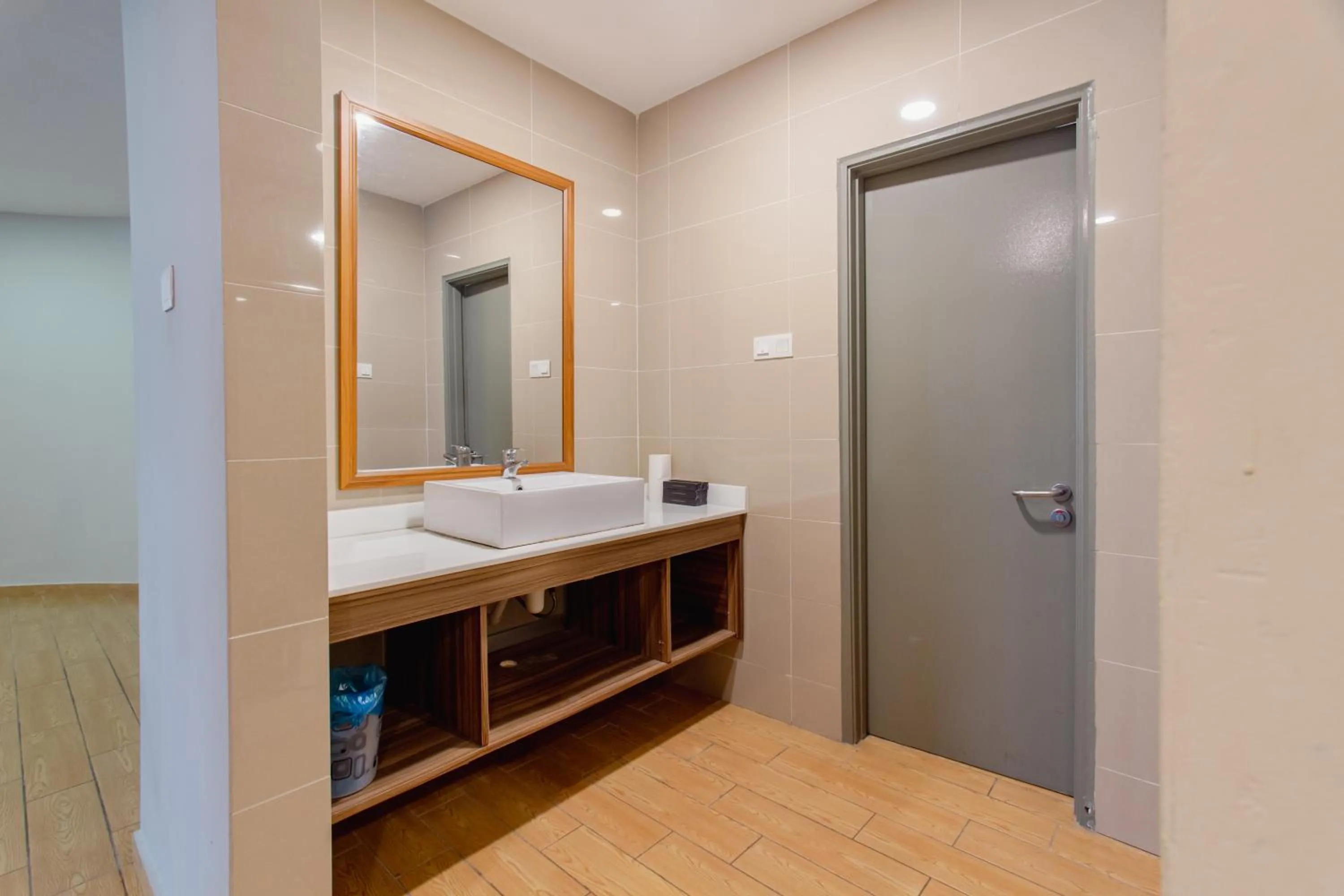 Bathroom, Bed in Bangi Perdana Hotel