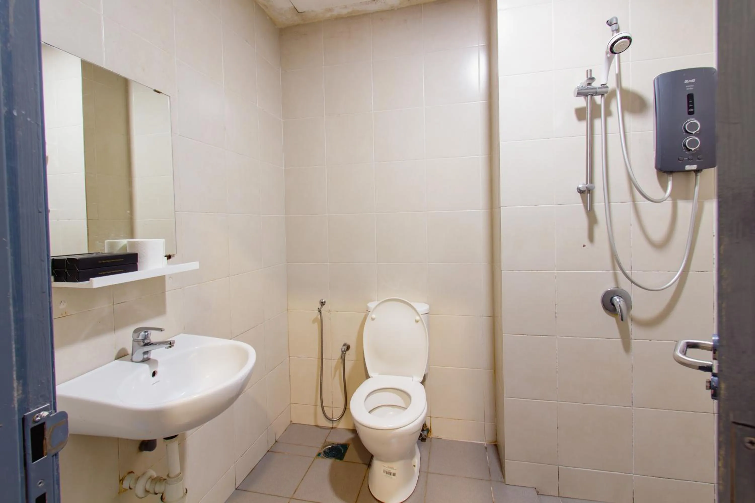 Shower in Bangi Perdana Hotel