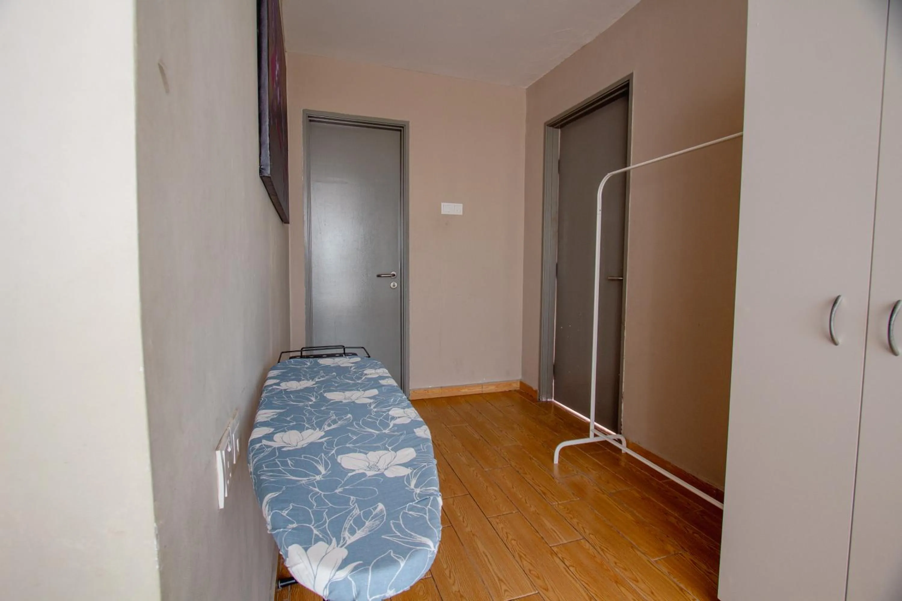 flat iron in Bangi Perdana Hotel