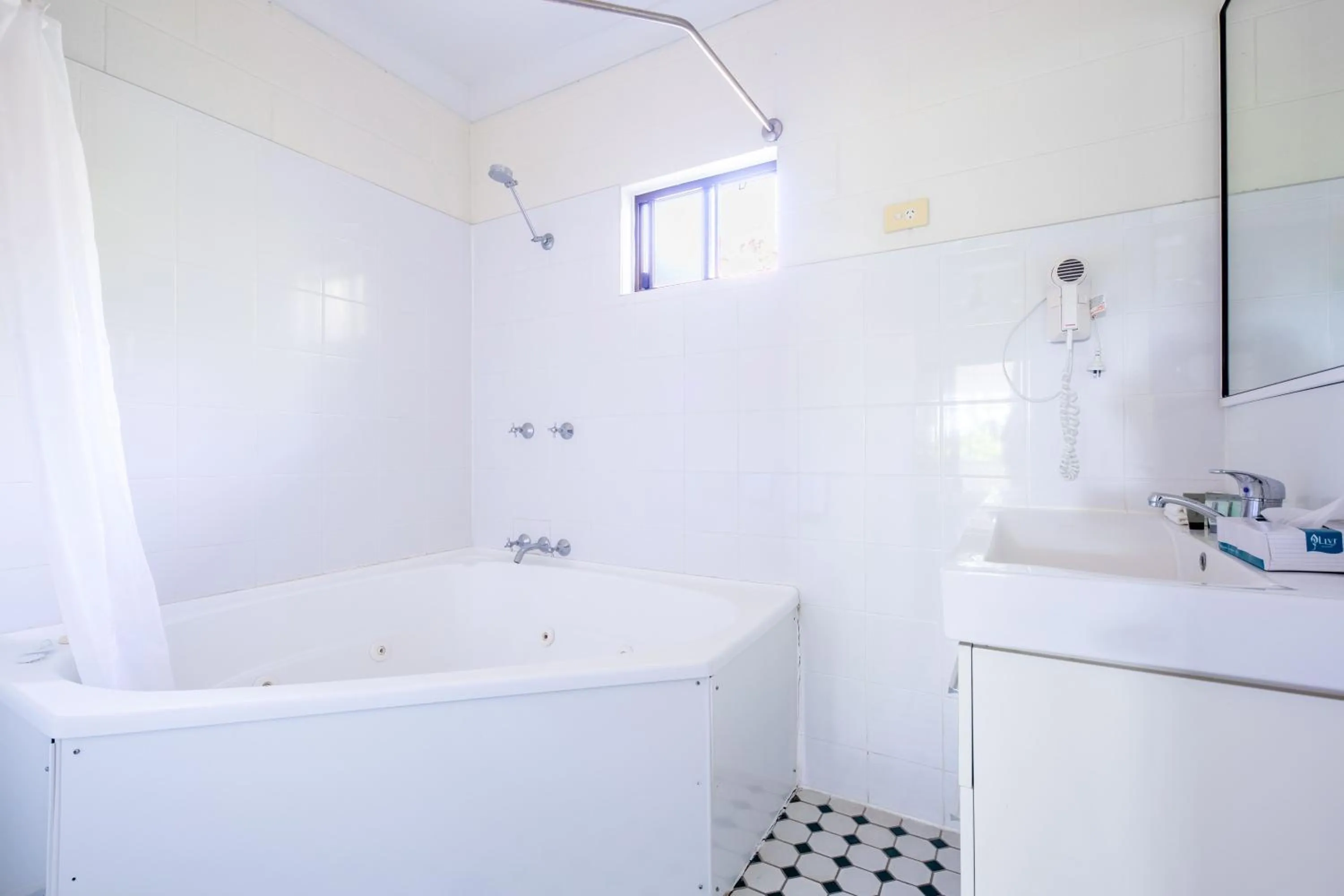 Bathroom in Motel Ingham