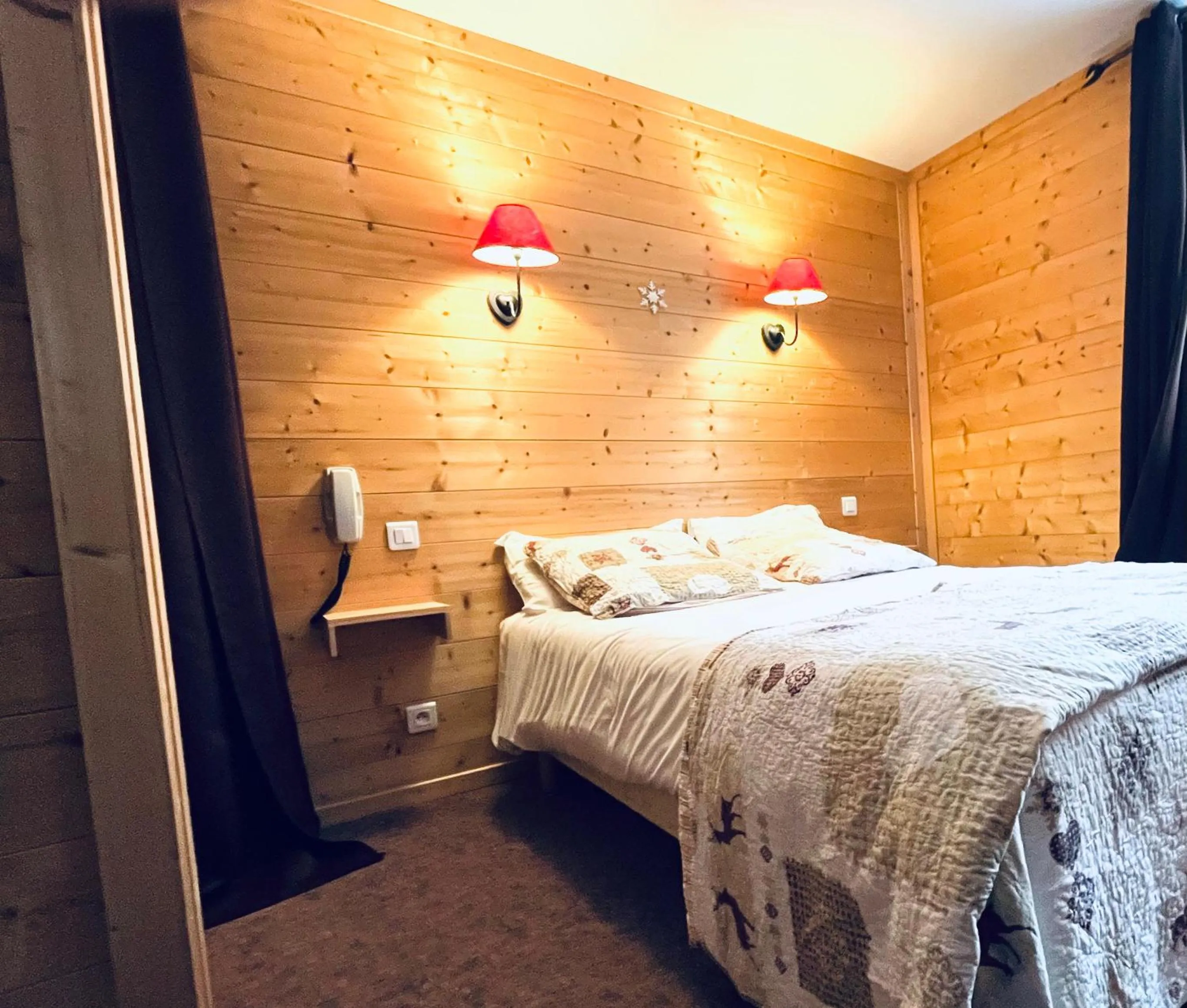 Bed in Le Sacca Hôtel restaurant