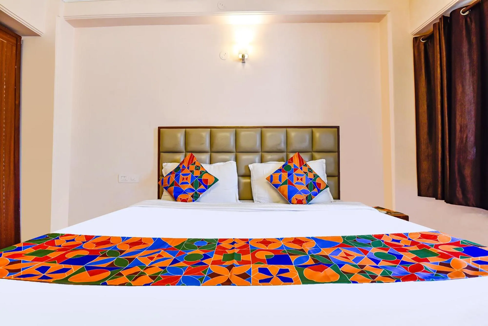 Bed in FabExpress Central Plaza