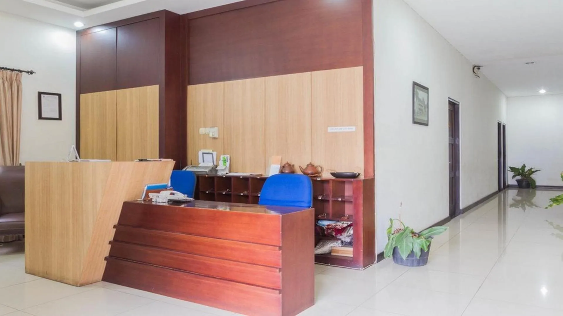 Lobby or reception in RedDoorz @ Cikutra 3