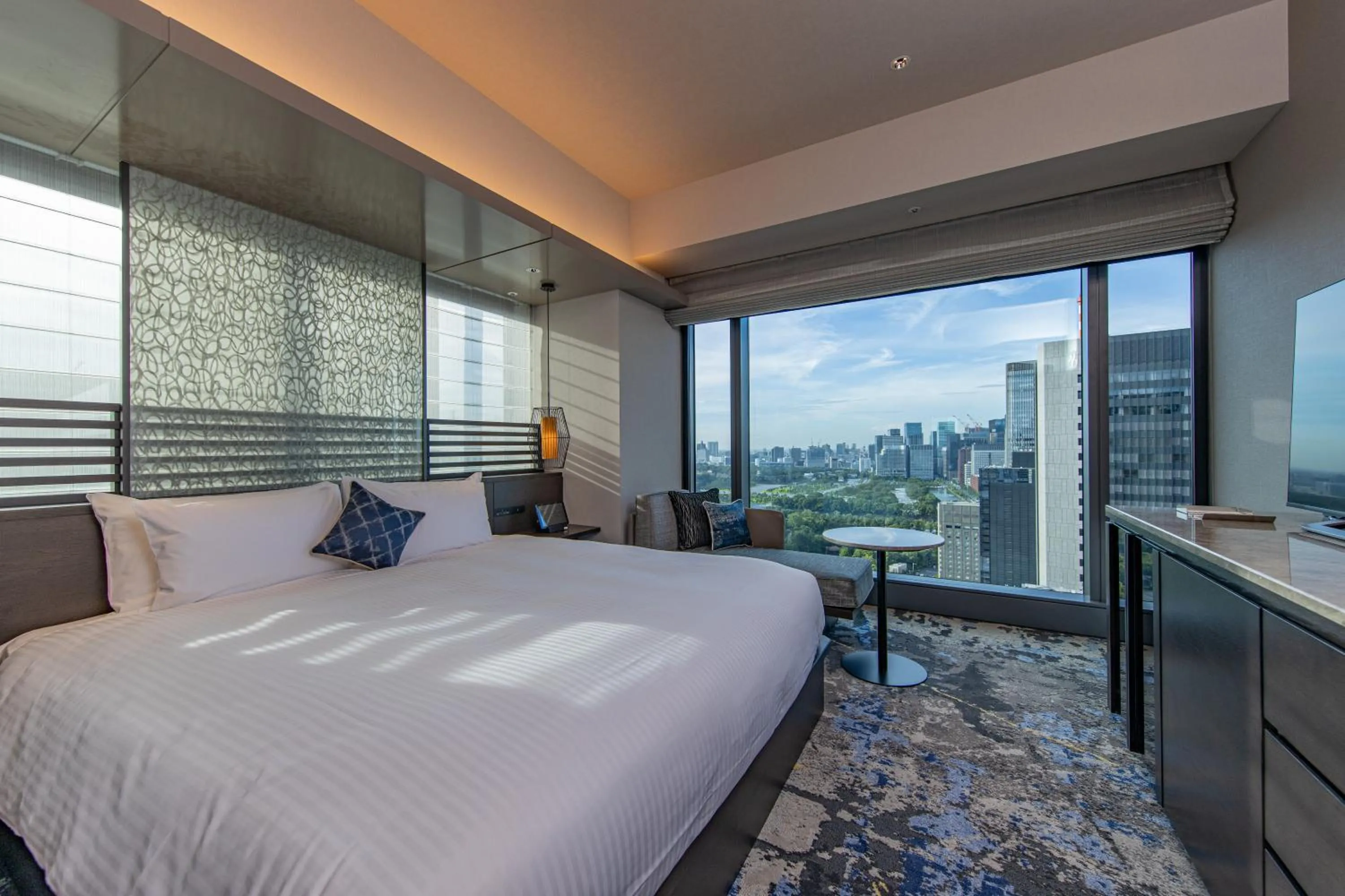 Bed in THE BLOSSOM HIBIYA