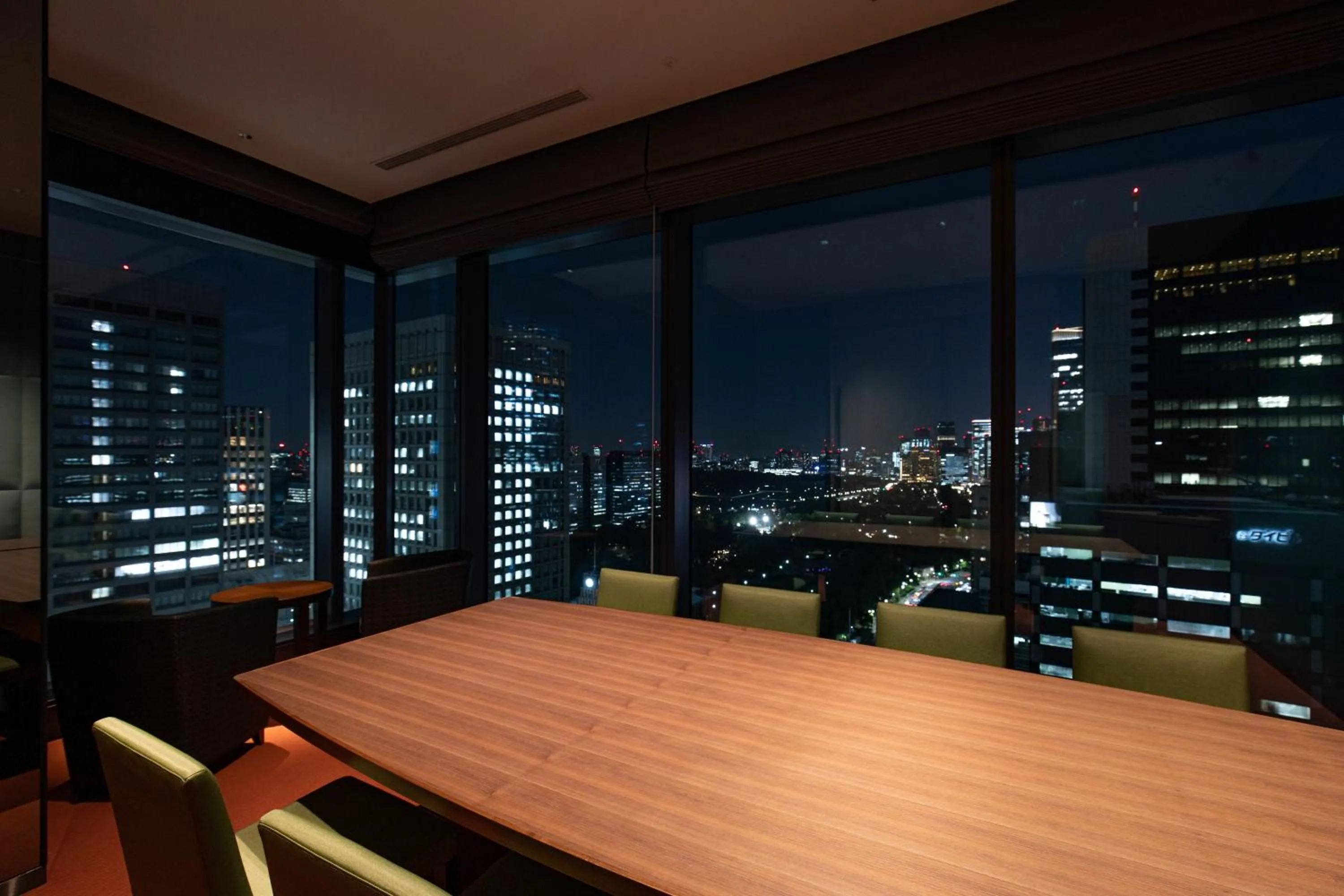 Restaurant/places to eat in THE BLOSSOM HIBIYA