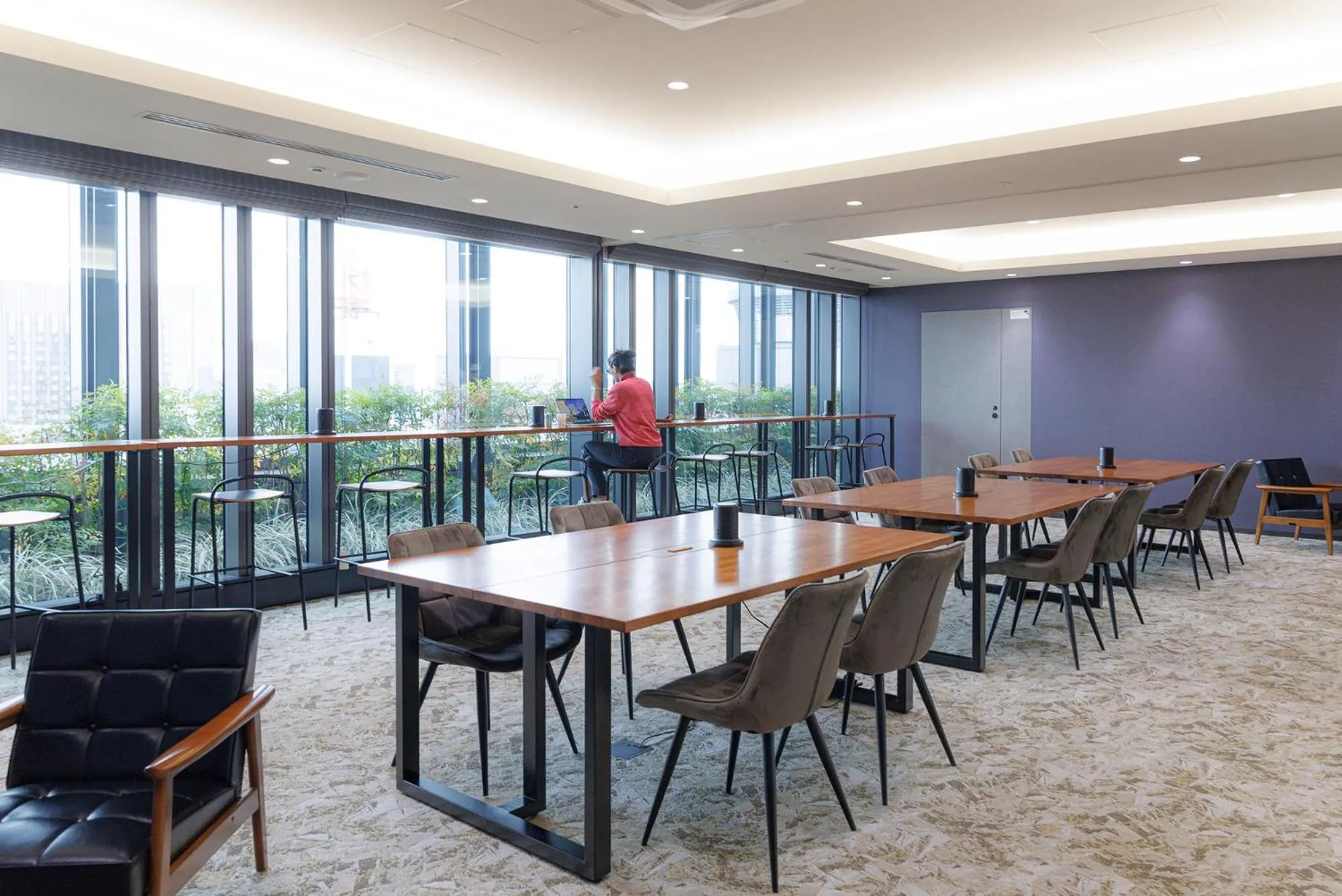 Communal lounge/ TV room in THE BLOSSOM HIBIYA