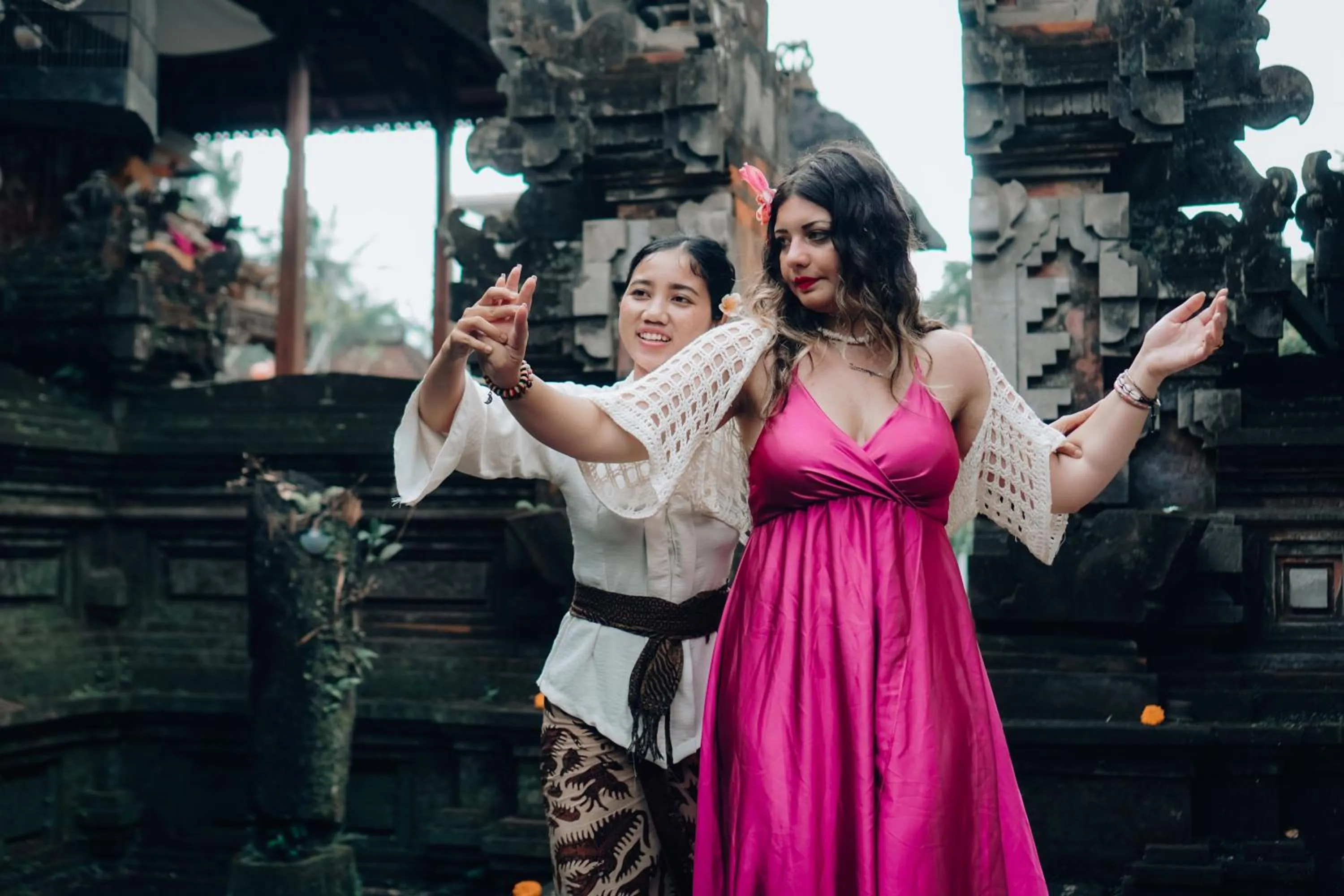 People in The Alus Cottage and Villa