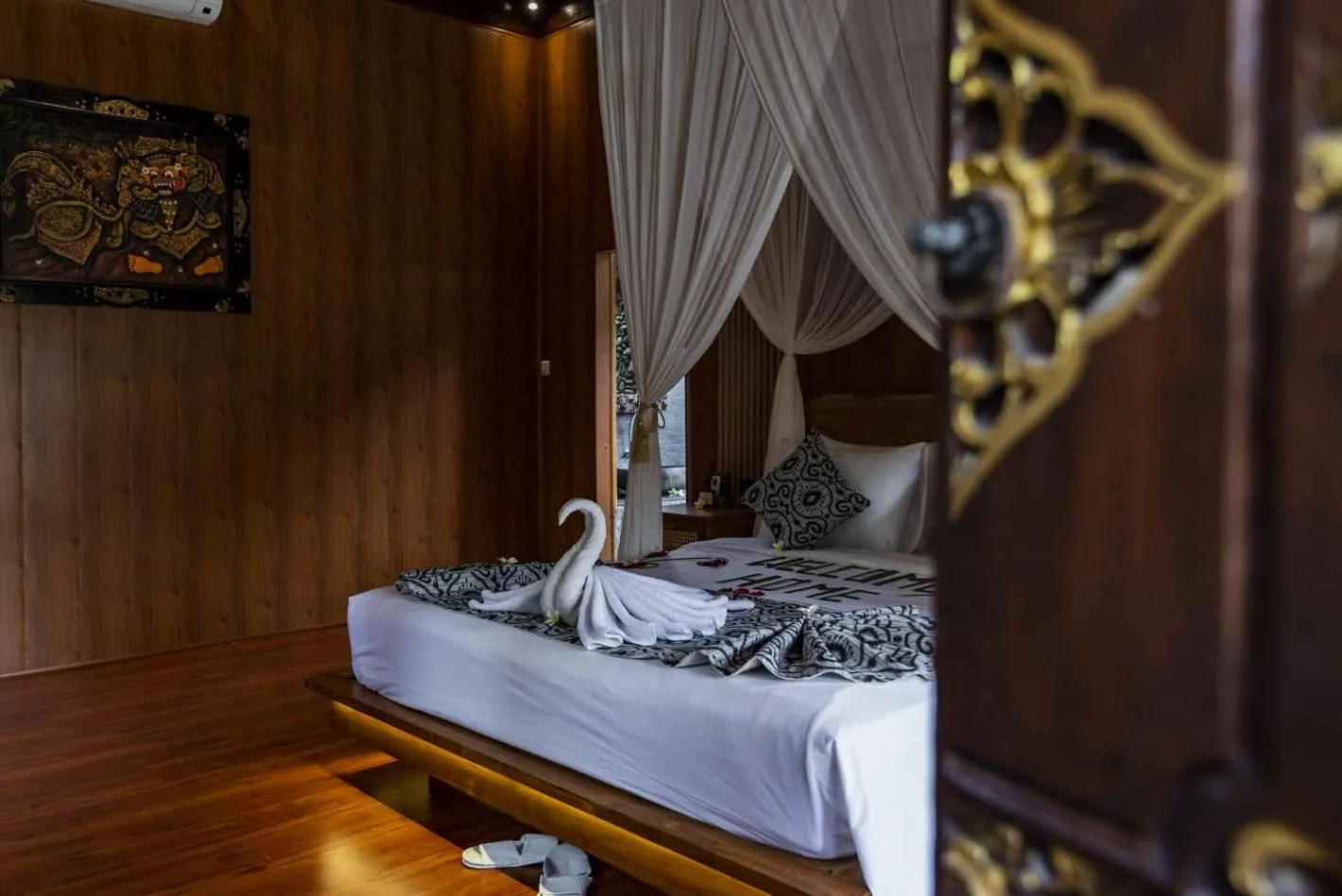 Bedroom, Bed in The Alus Cottage and Villa