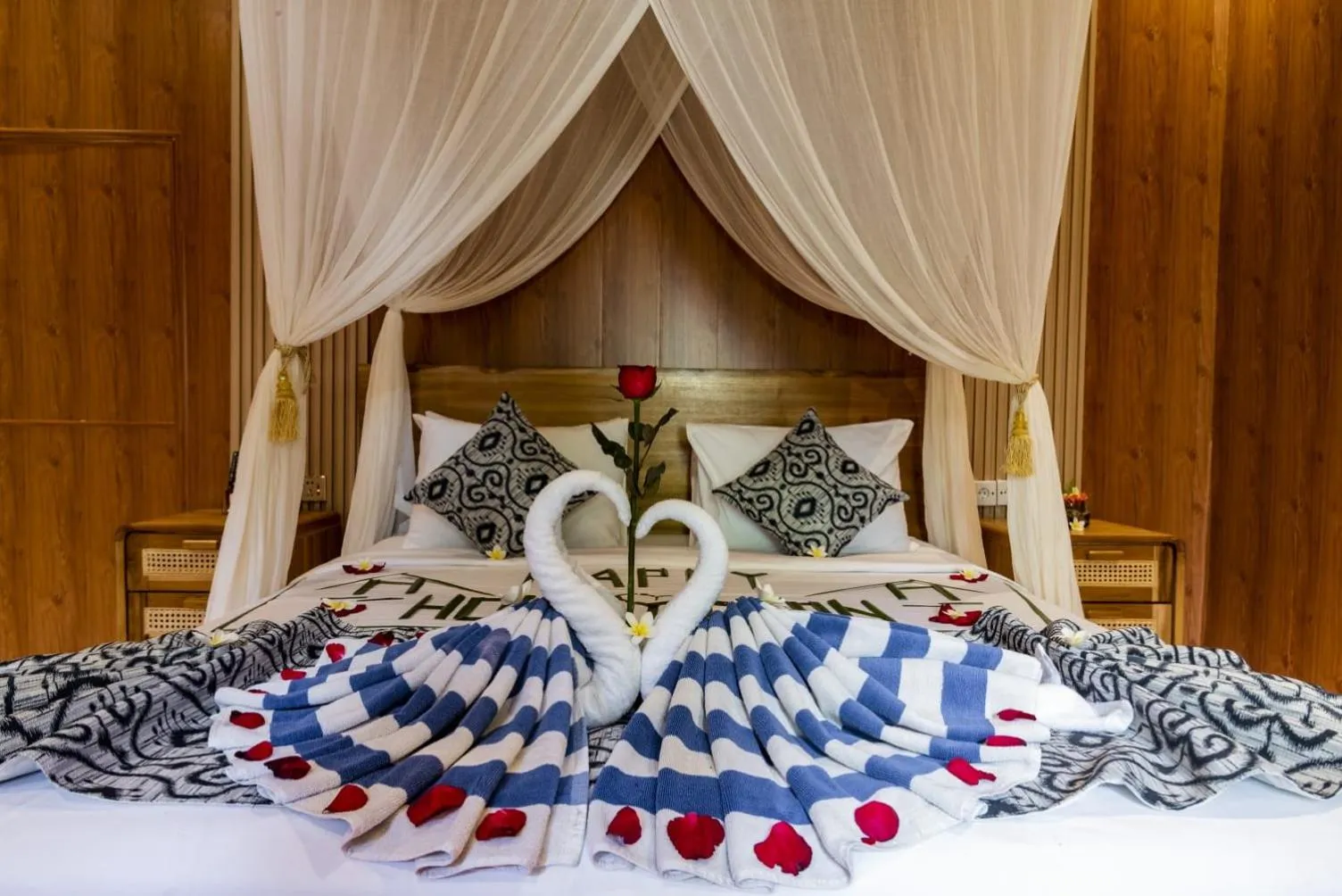 Bedroom, Bed in The Alus Cottage and Villa