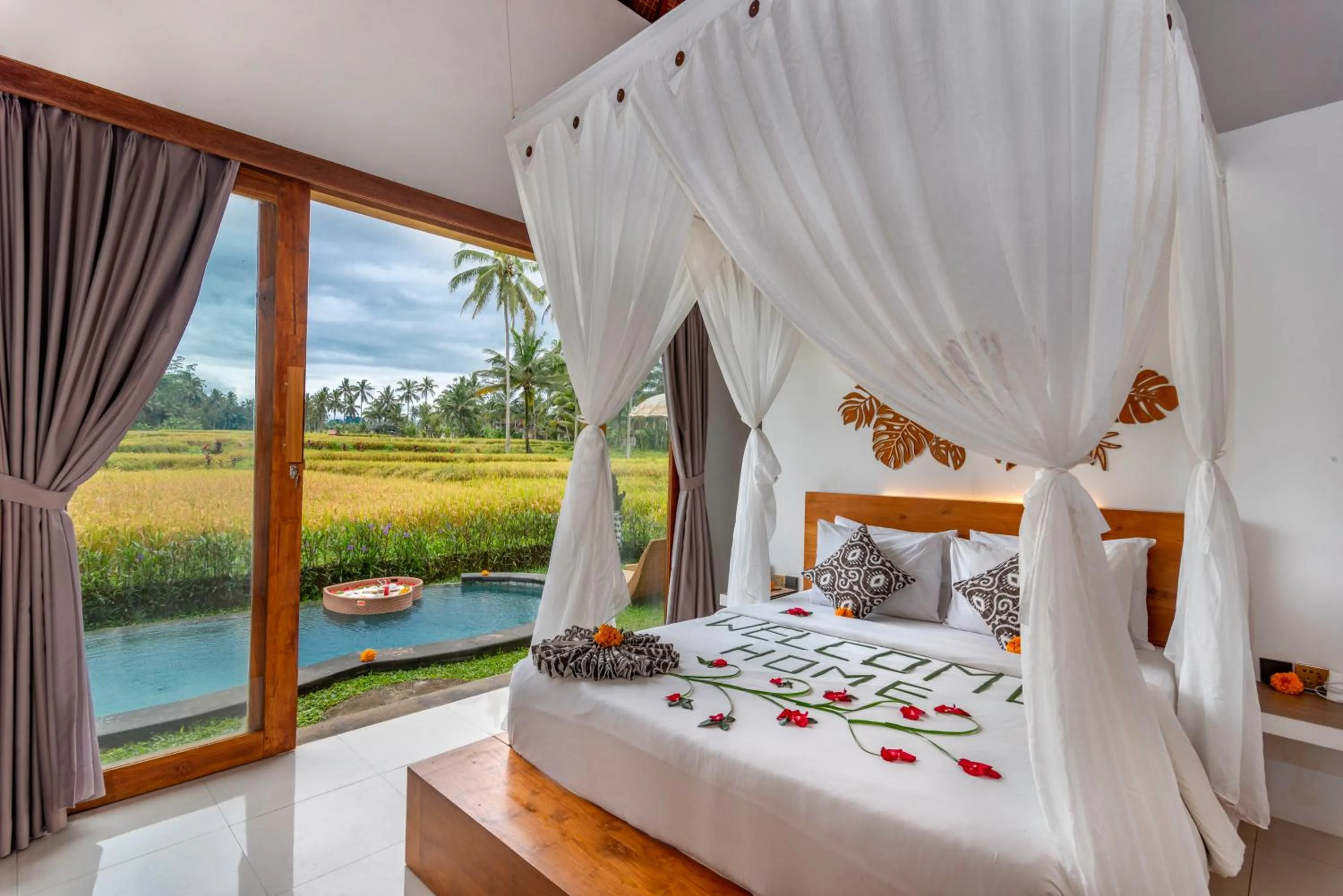 Bed in The Alus Cottage and Villa