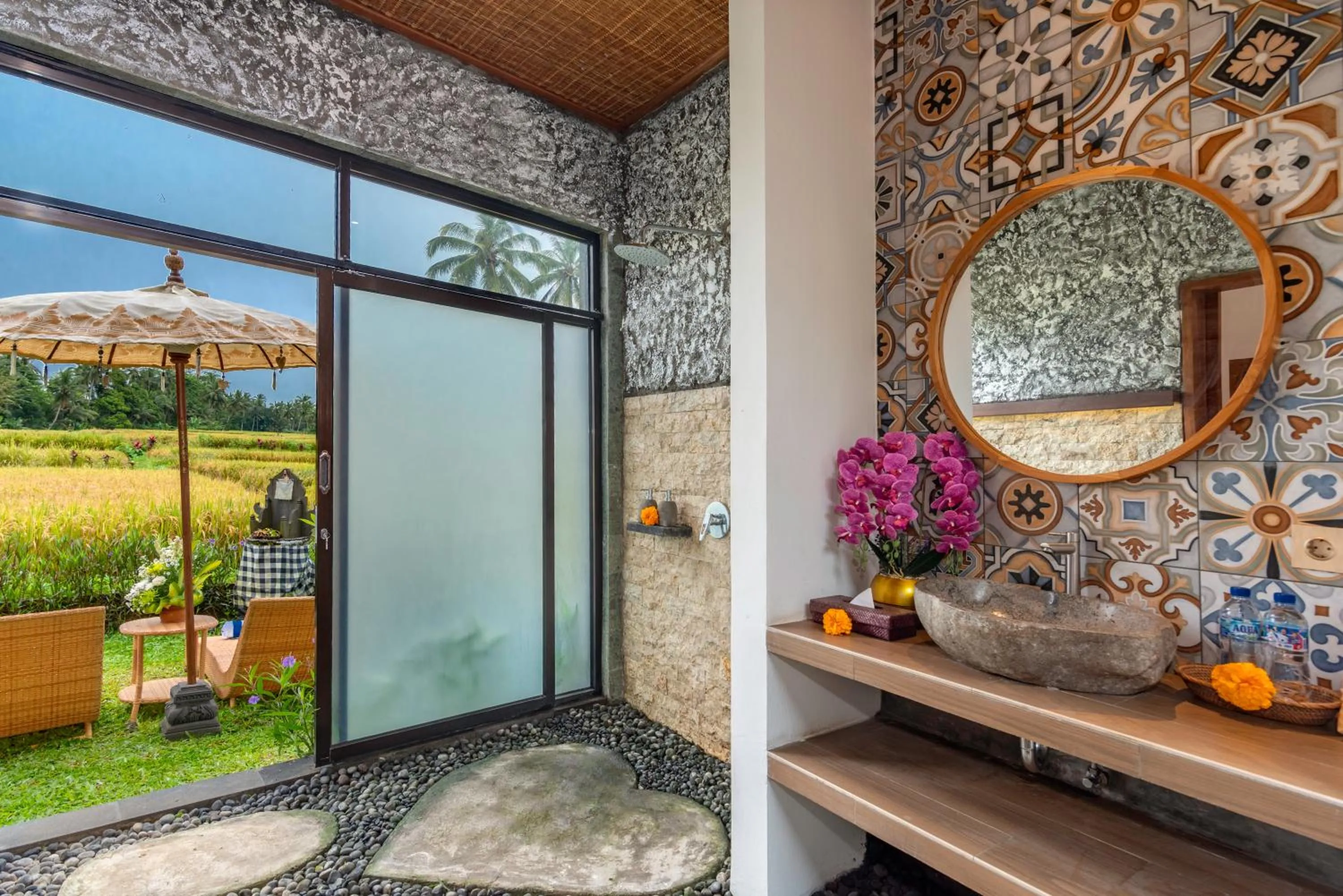 Bathroom in The Alus Cottage and Villa