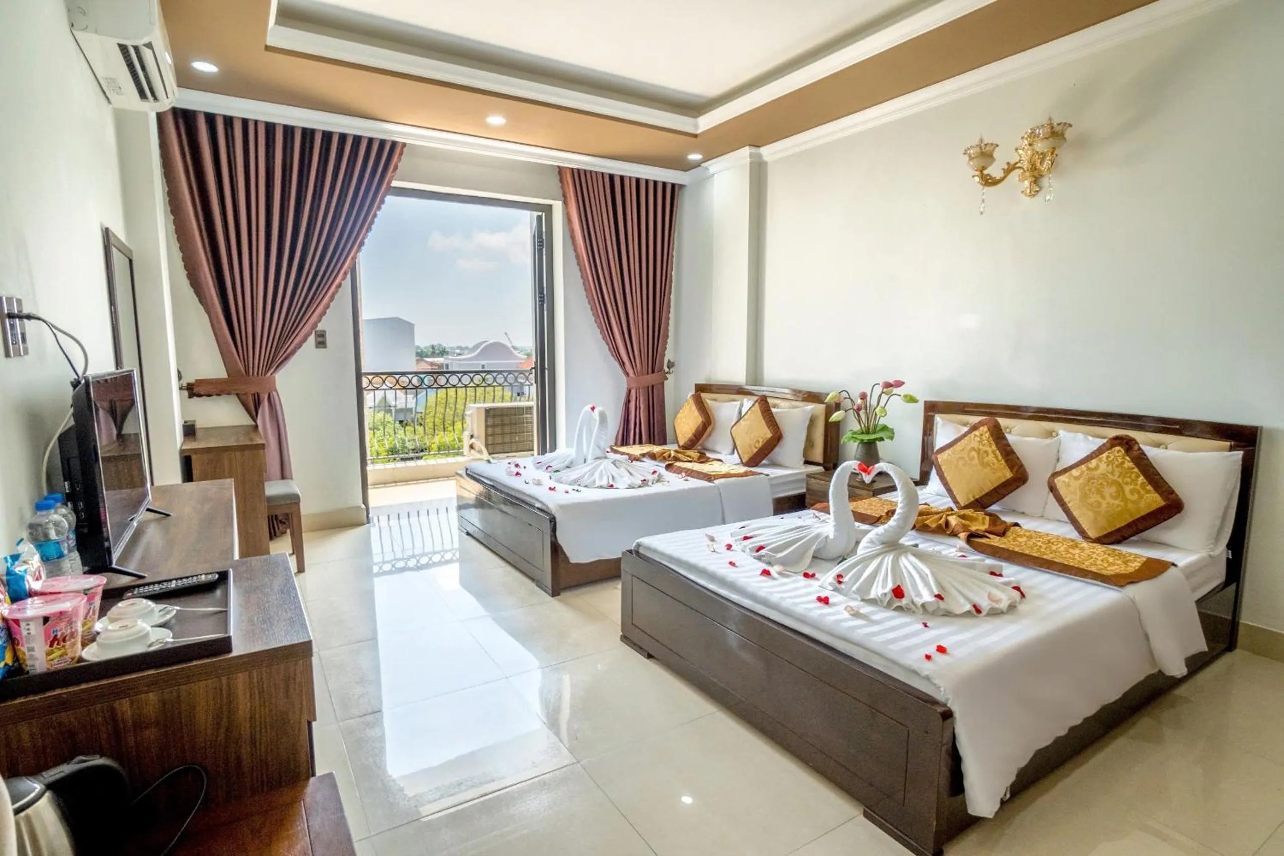 Bedroom, Bed in Dat Anh Hotel