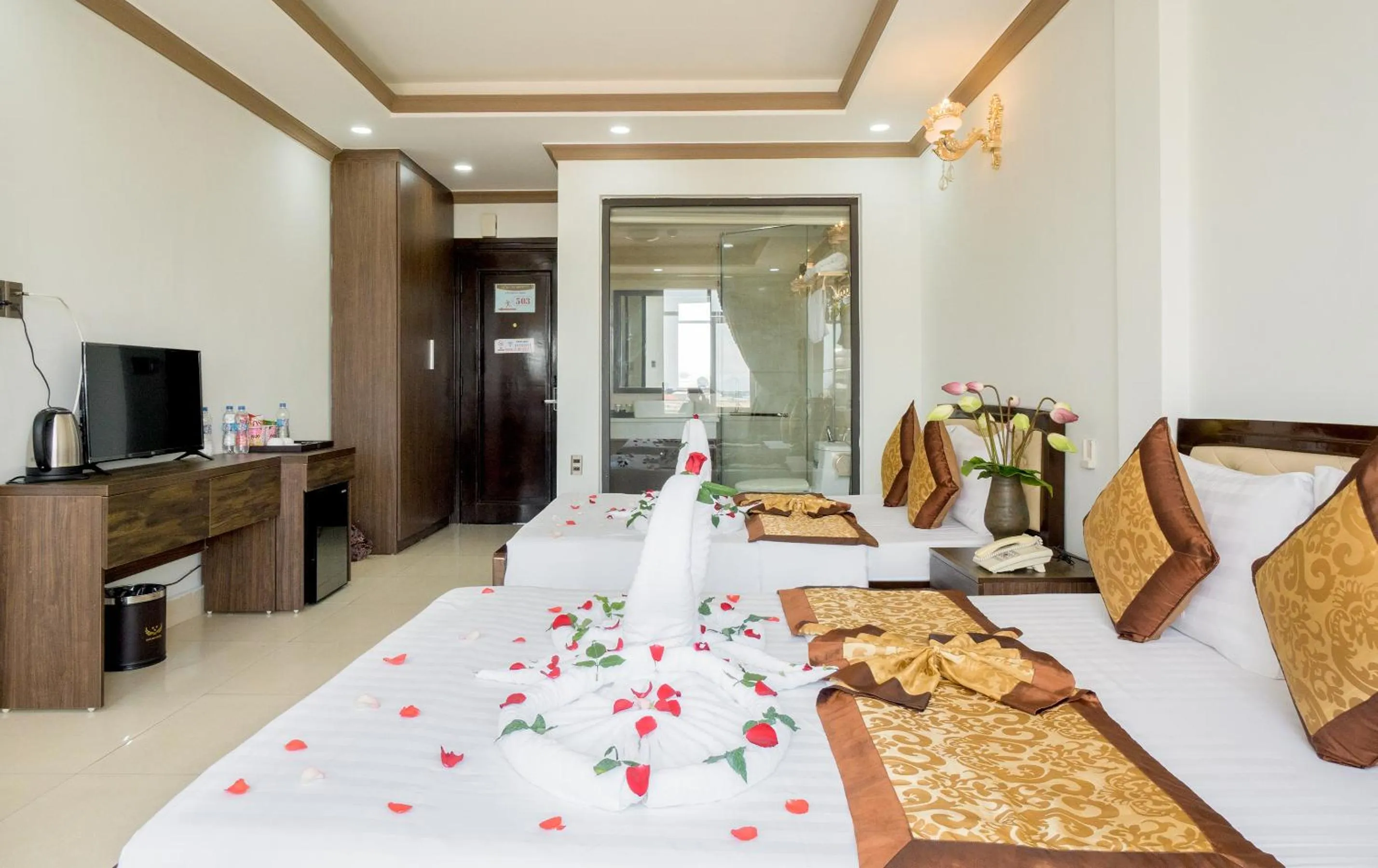 Living room, Bed in Dat Anh Hotel