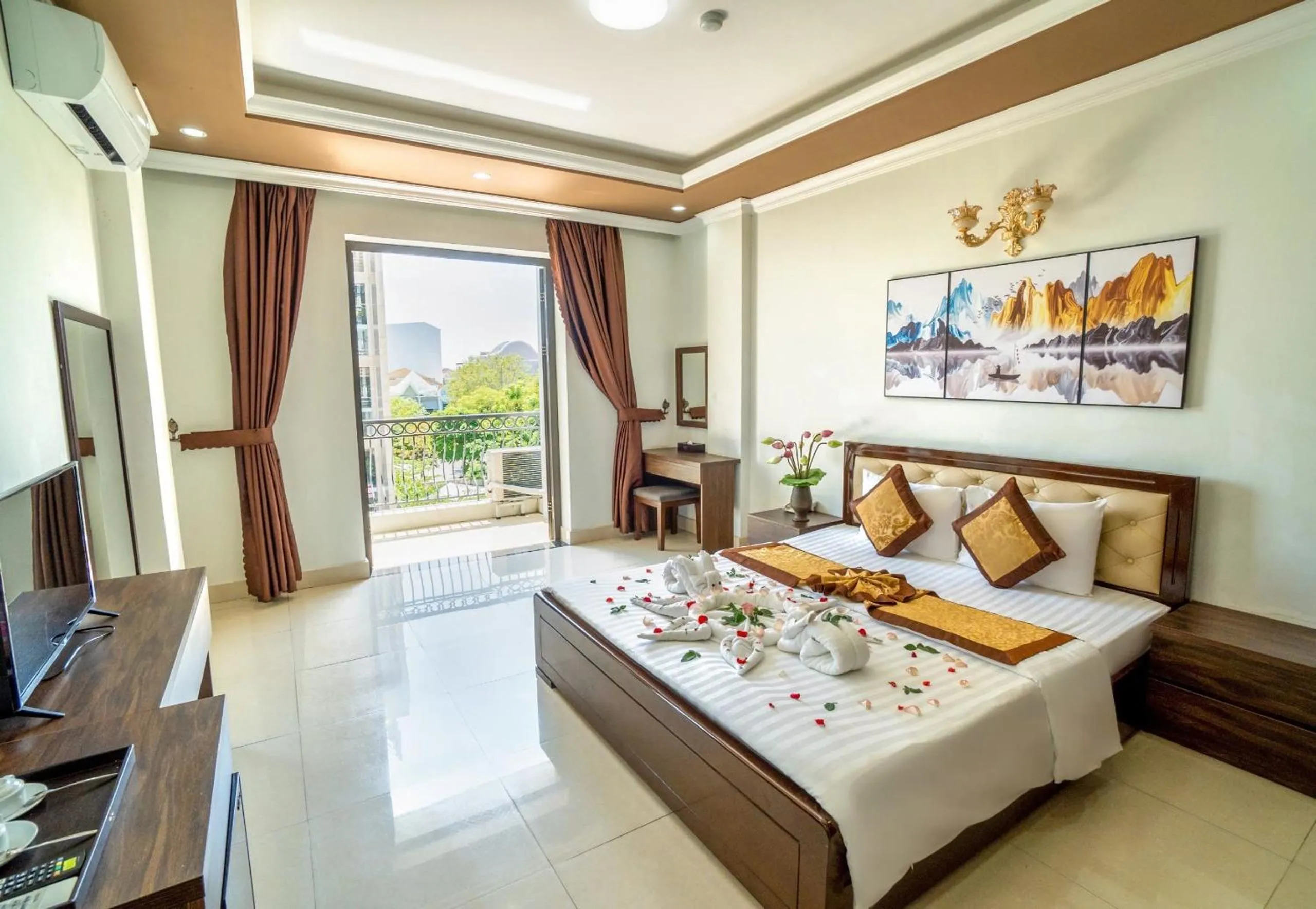 Bedroom, Bed in Dat Anh Hotel