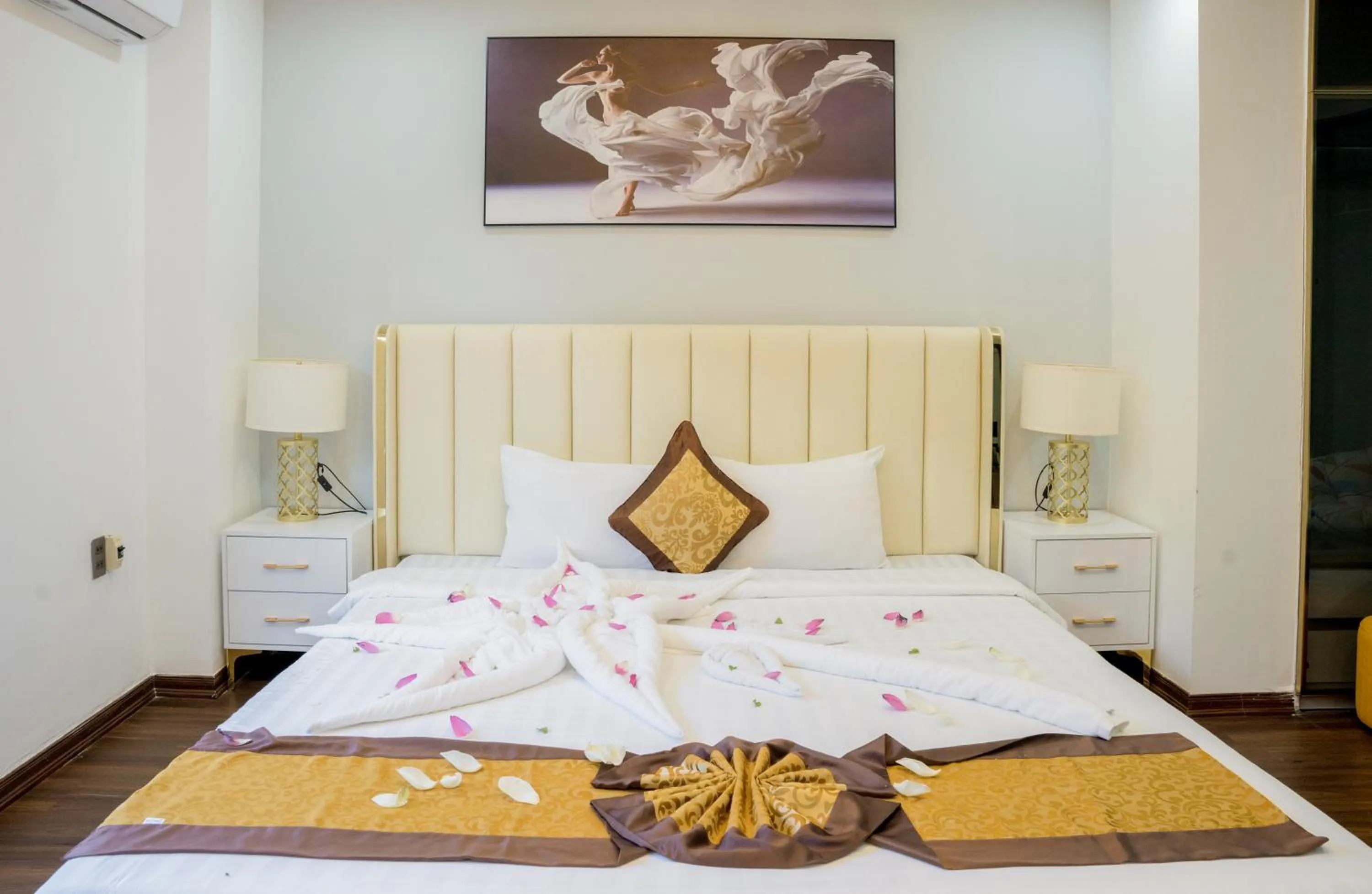 Bed in Dat Anh Hotel