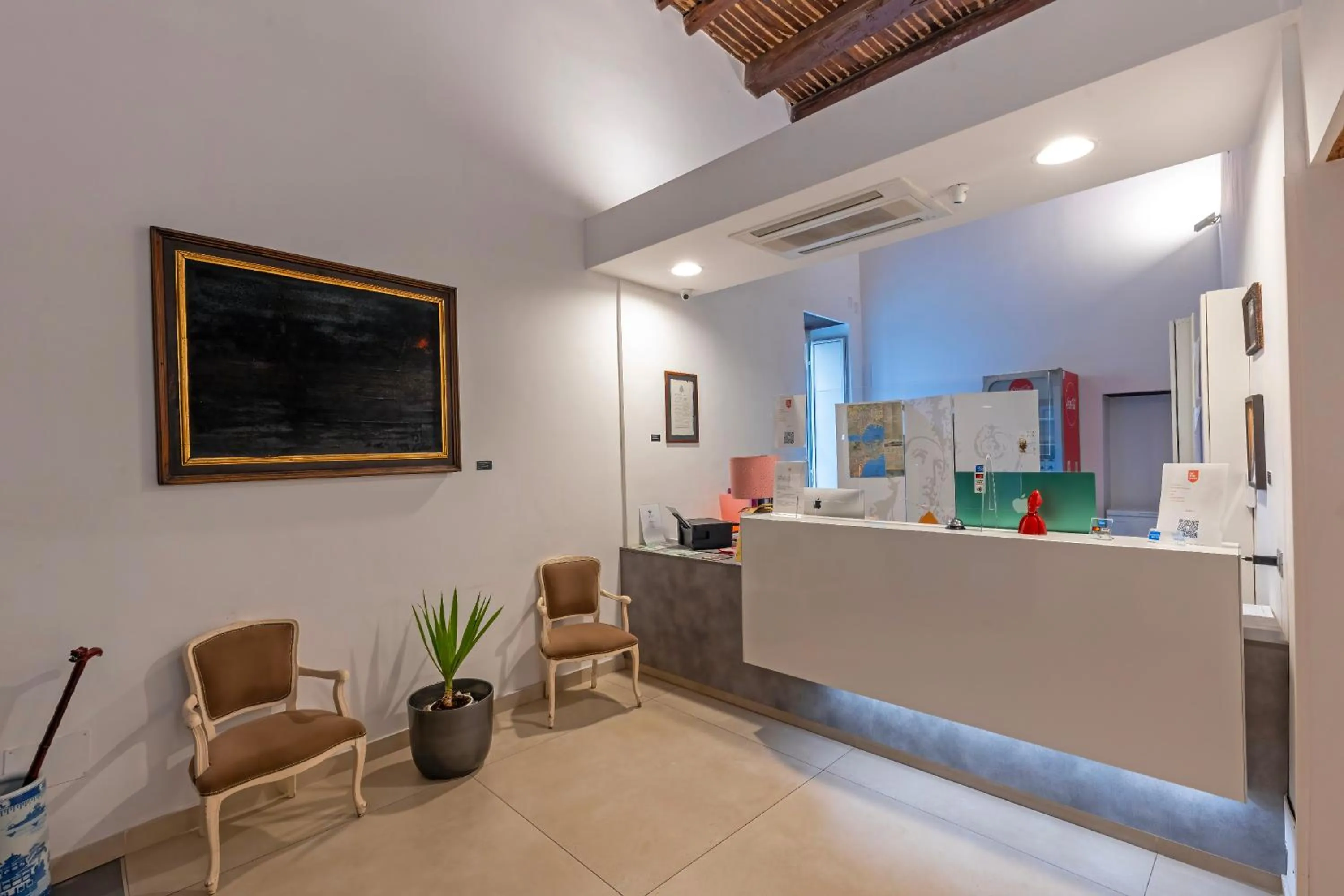 Lobby or reception in Il Tesoro Smart Suite & SPA