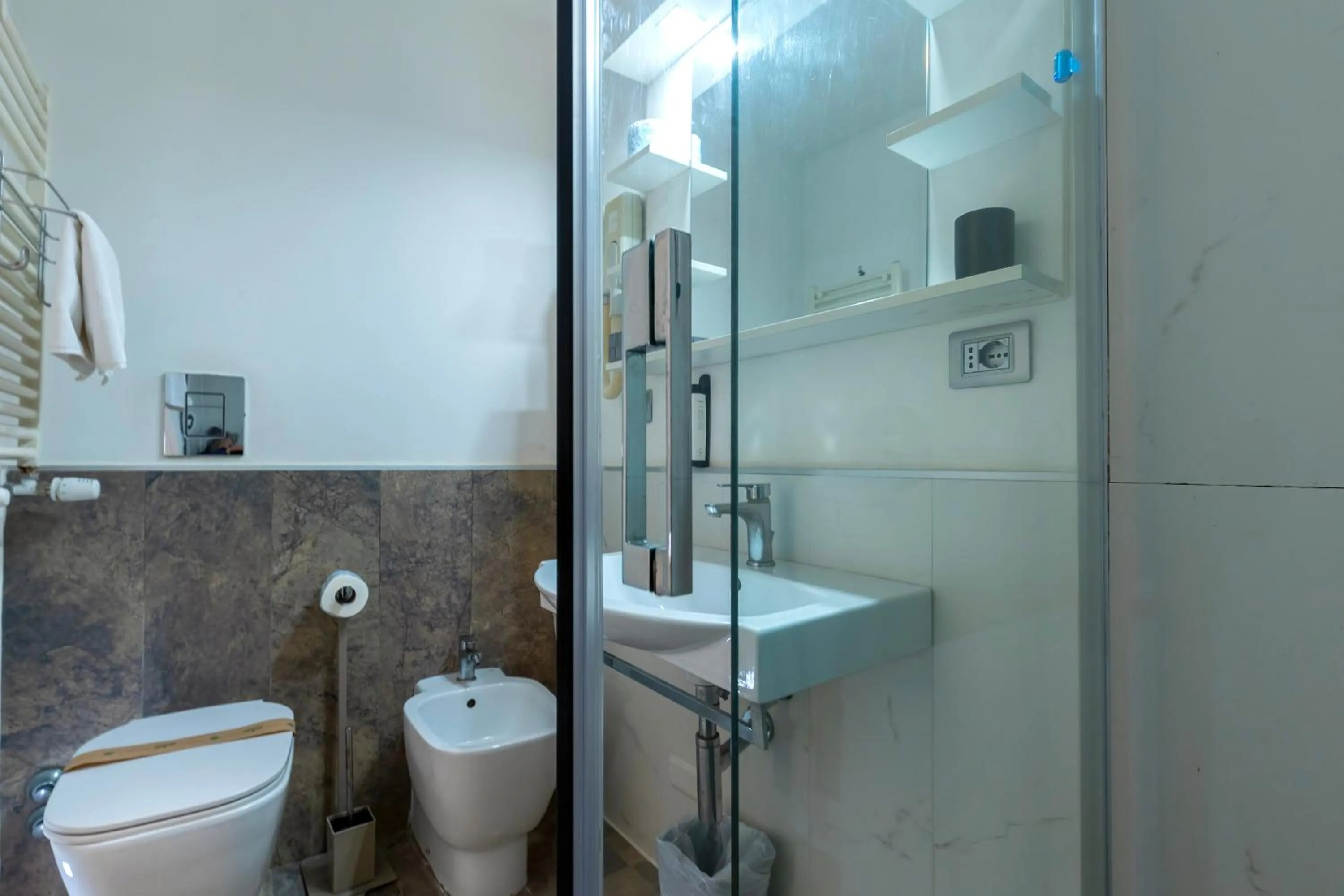 Bathroom in Il Tesoro Smart Suite & SPA