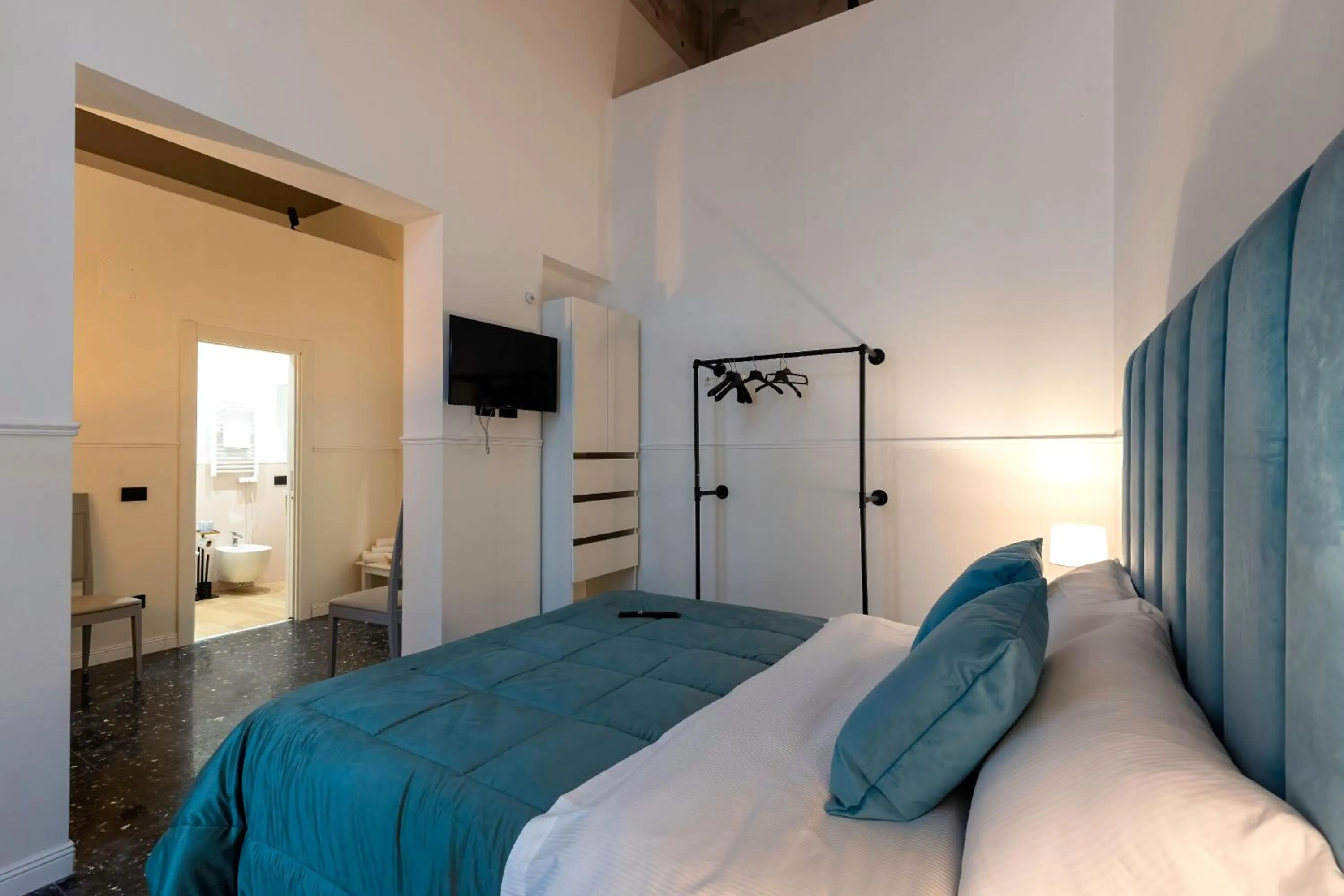 Bedroom, Bed in Il Tesoro Smart Suite & SPA