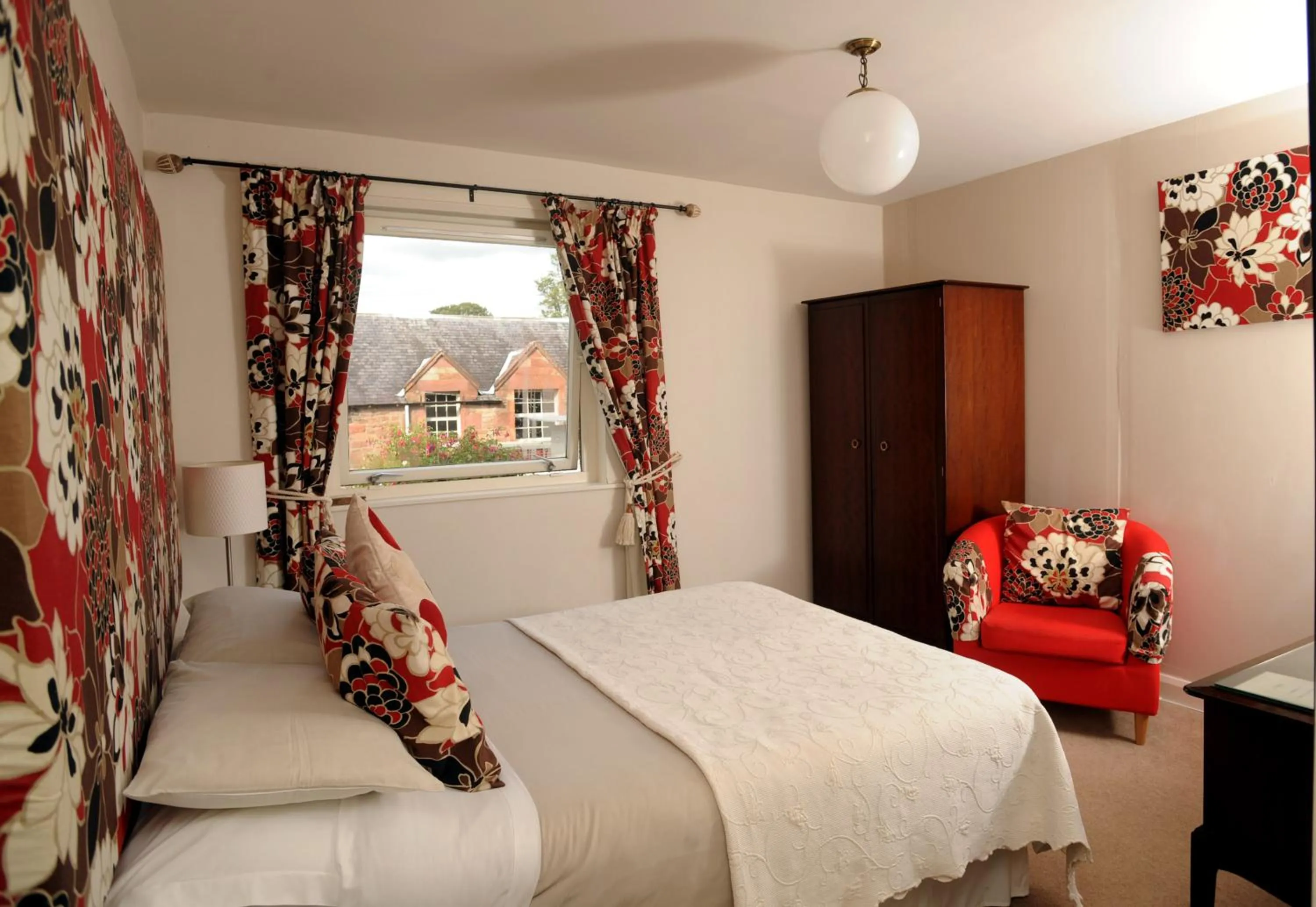 Bedroom, Bed in Buccleuch Arms