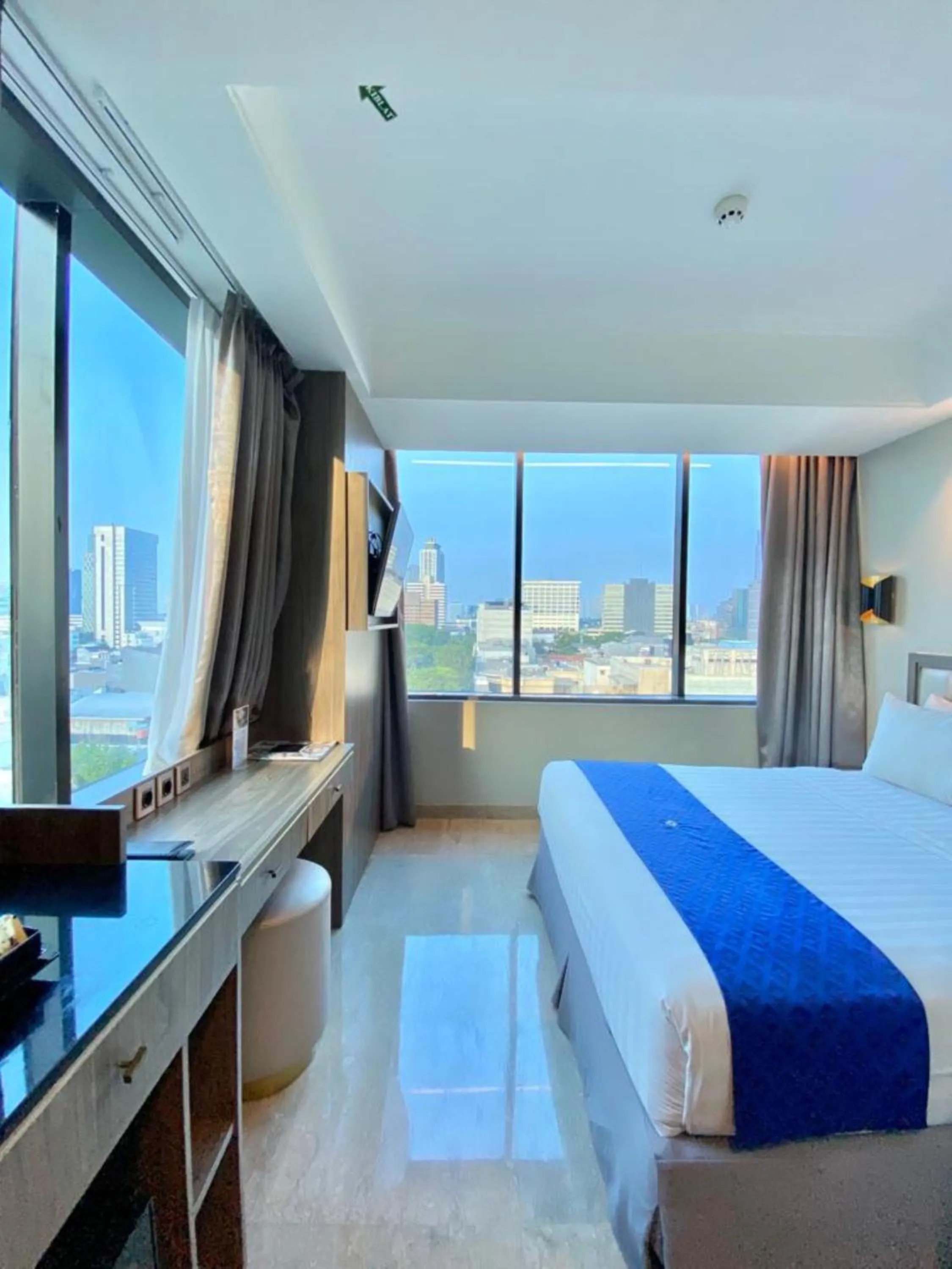 View (from property/room), Bed in Arthama Tanah Abang Jakarta