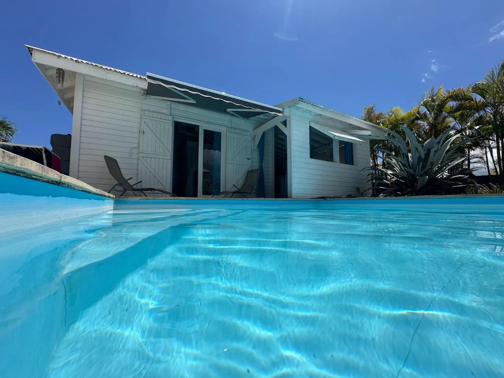 Swimming pool in Au Bel'vue chez Sandrine "Gite & Chambre d'hôtes"