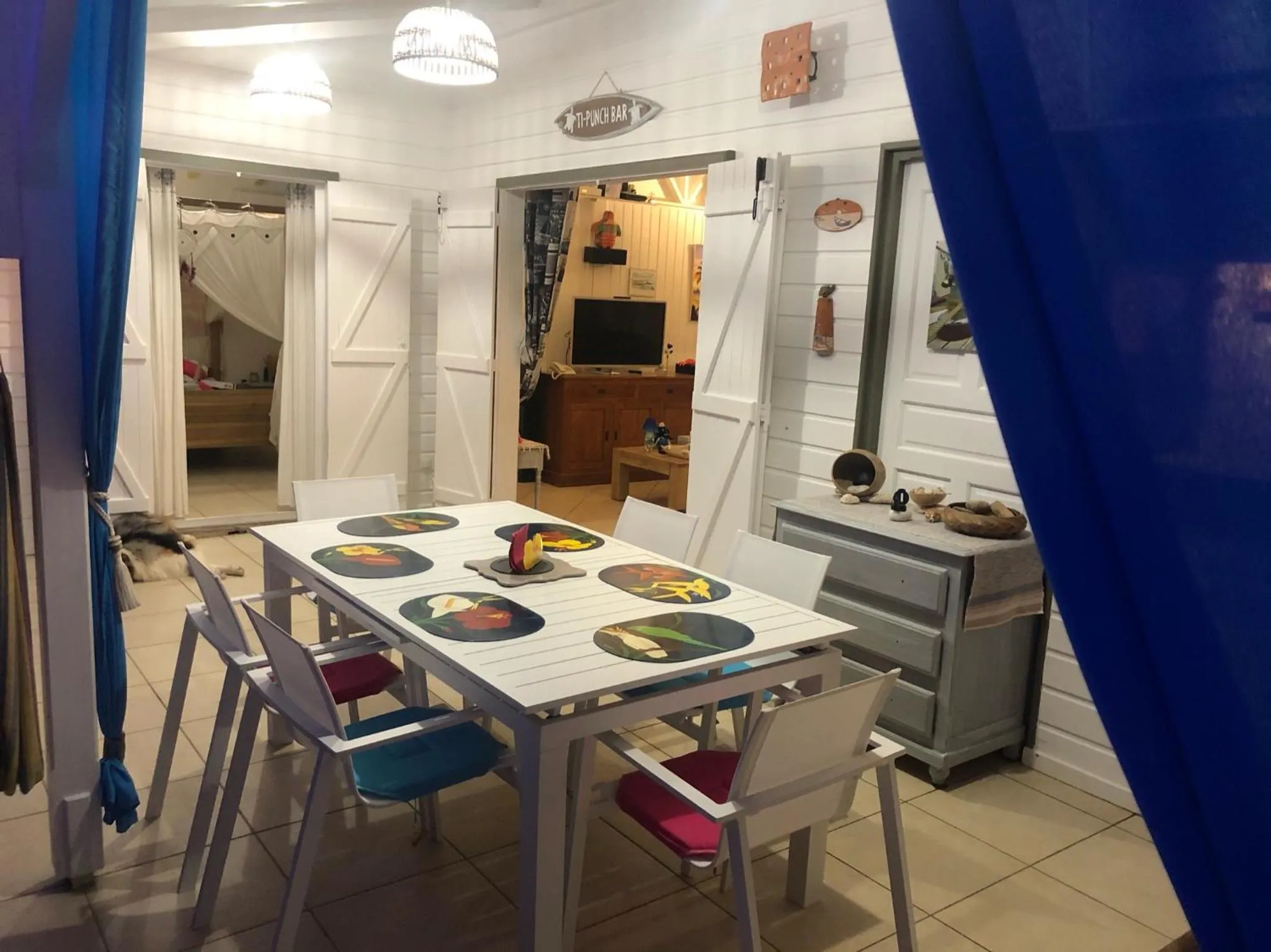 Dining area in Au Bel'vue chez Sandrine "Gite & Chambre d'hôtes"