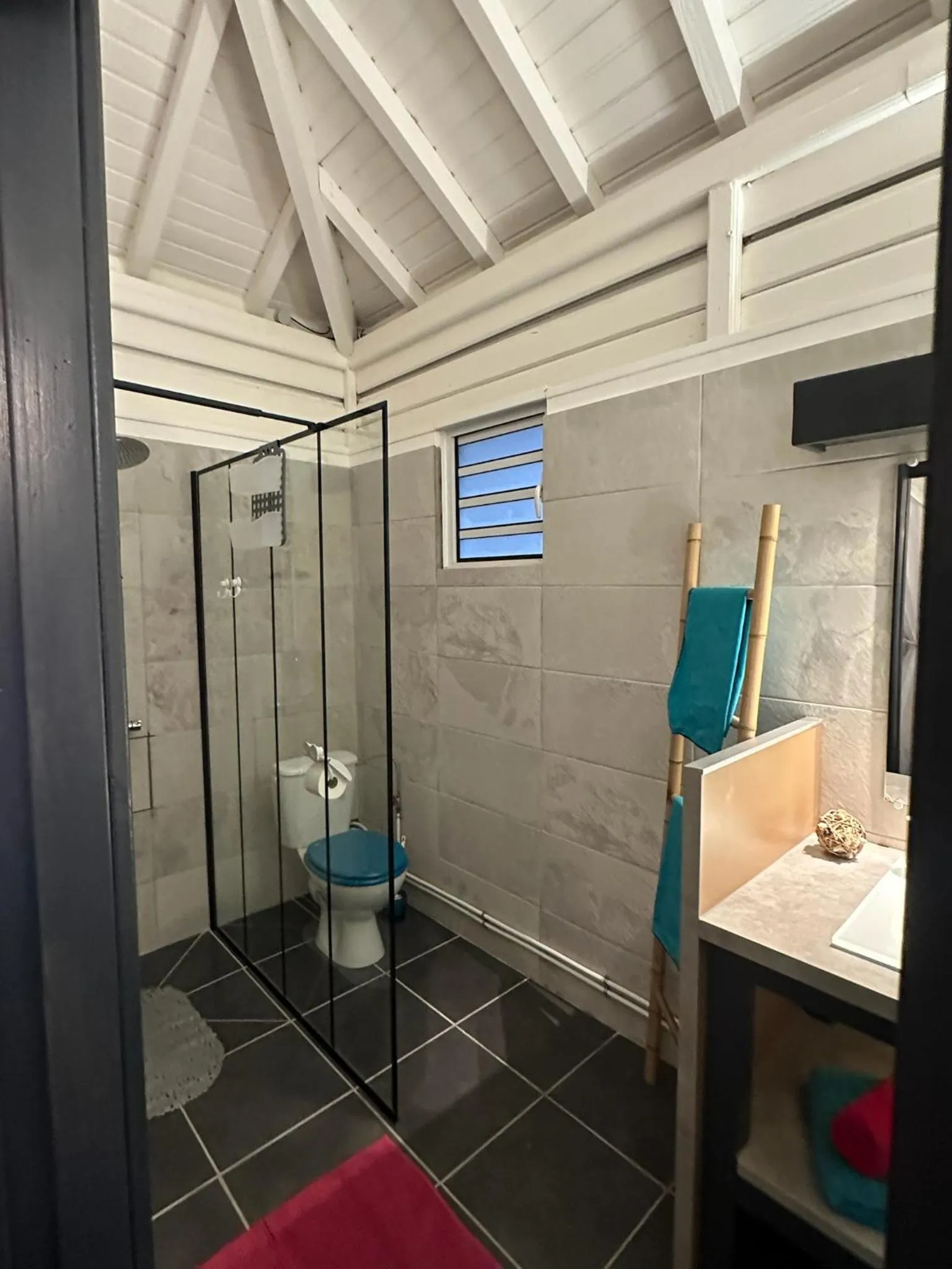 Bathroom in Au Bel'vue chez Sandrine "Gite & Chambre d'hôtes"