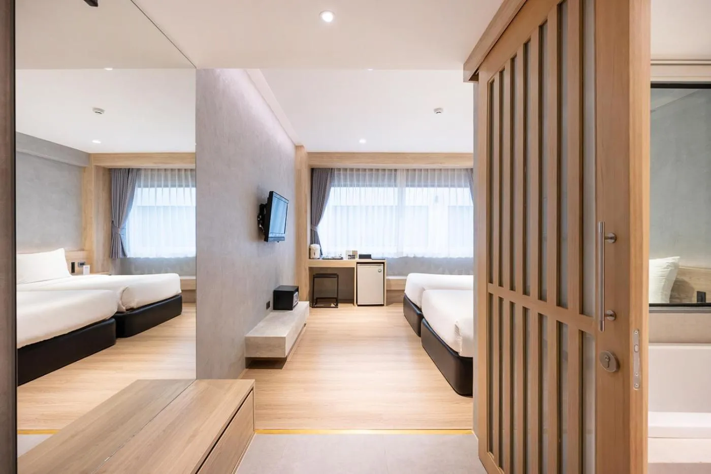 Floor plan, Bed in Loft Bangkok Hotel