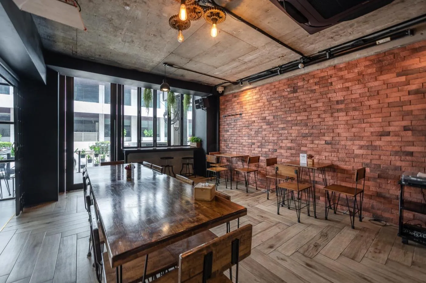 Restaurant/places to eat in Loft Bangkok Hotel