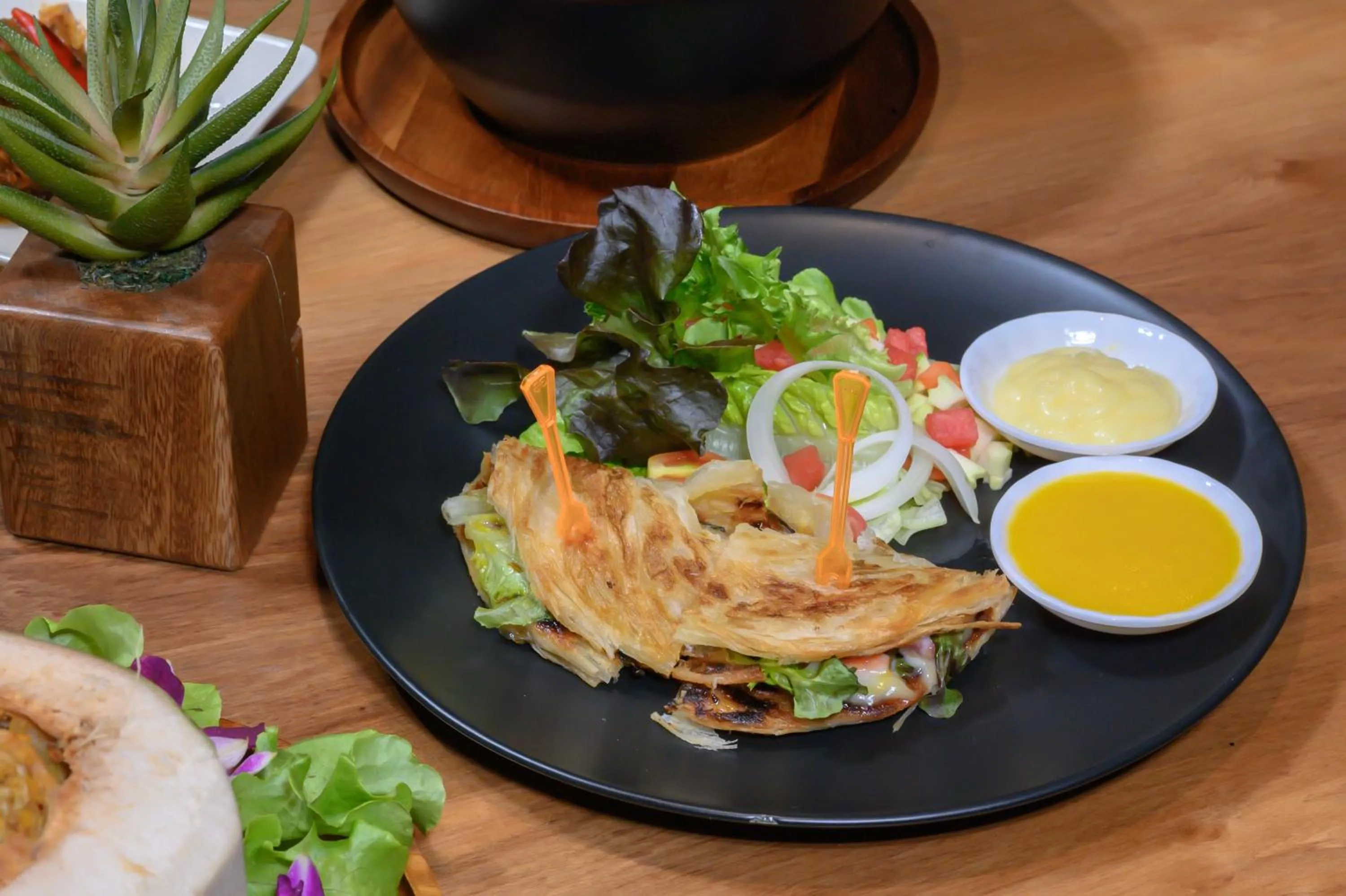 Food and drinks in Loft Bangkok Hotel