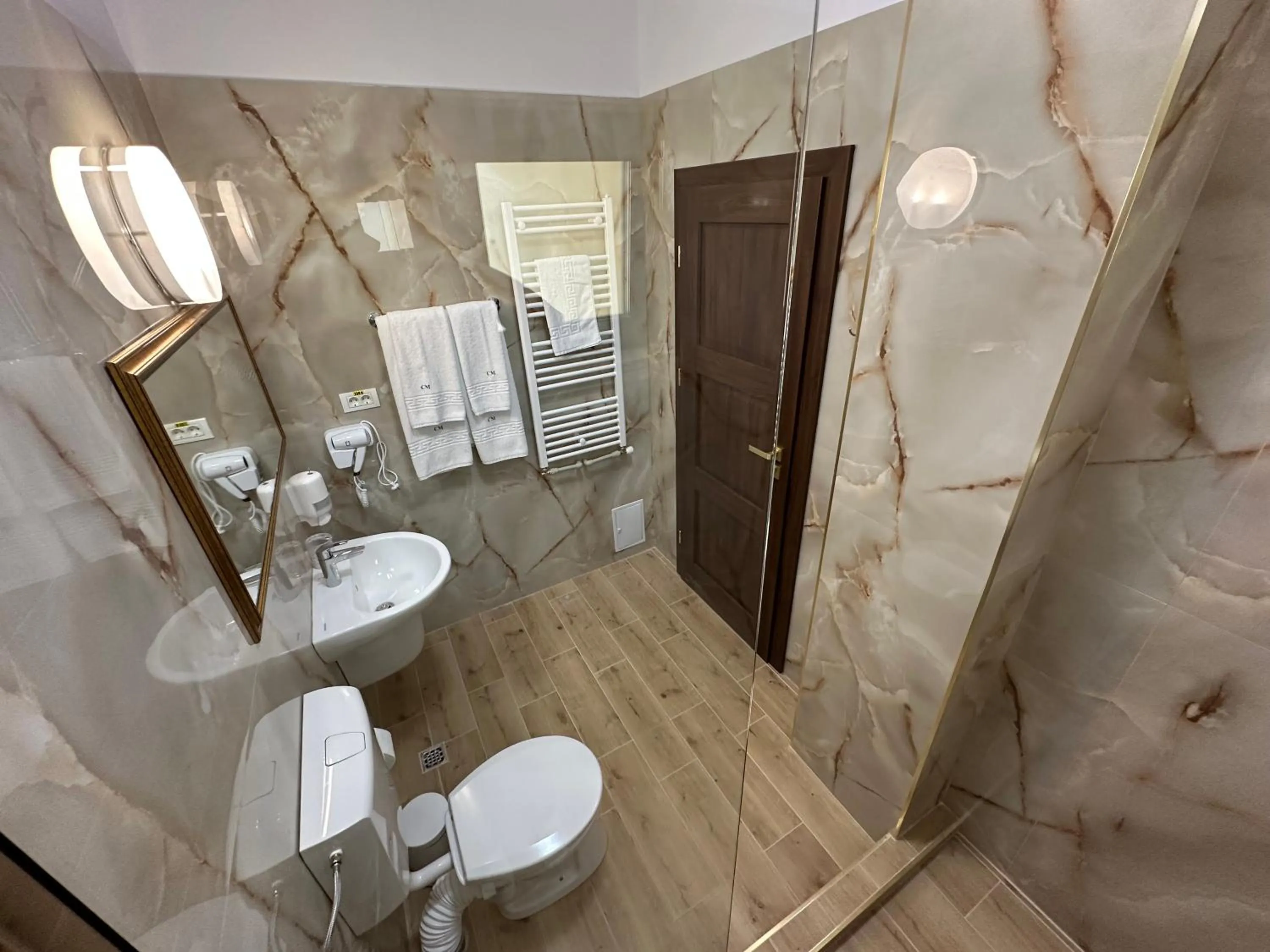 Shower in Casa Maria Arges