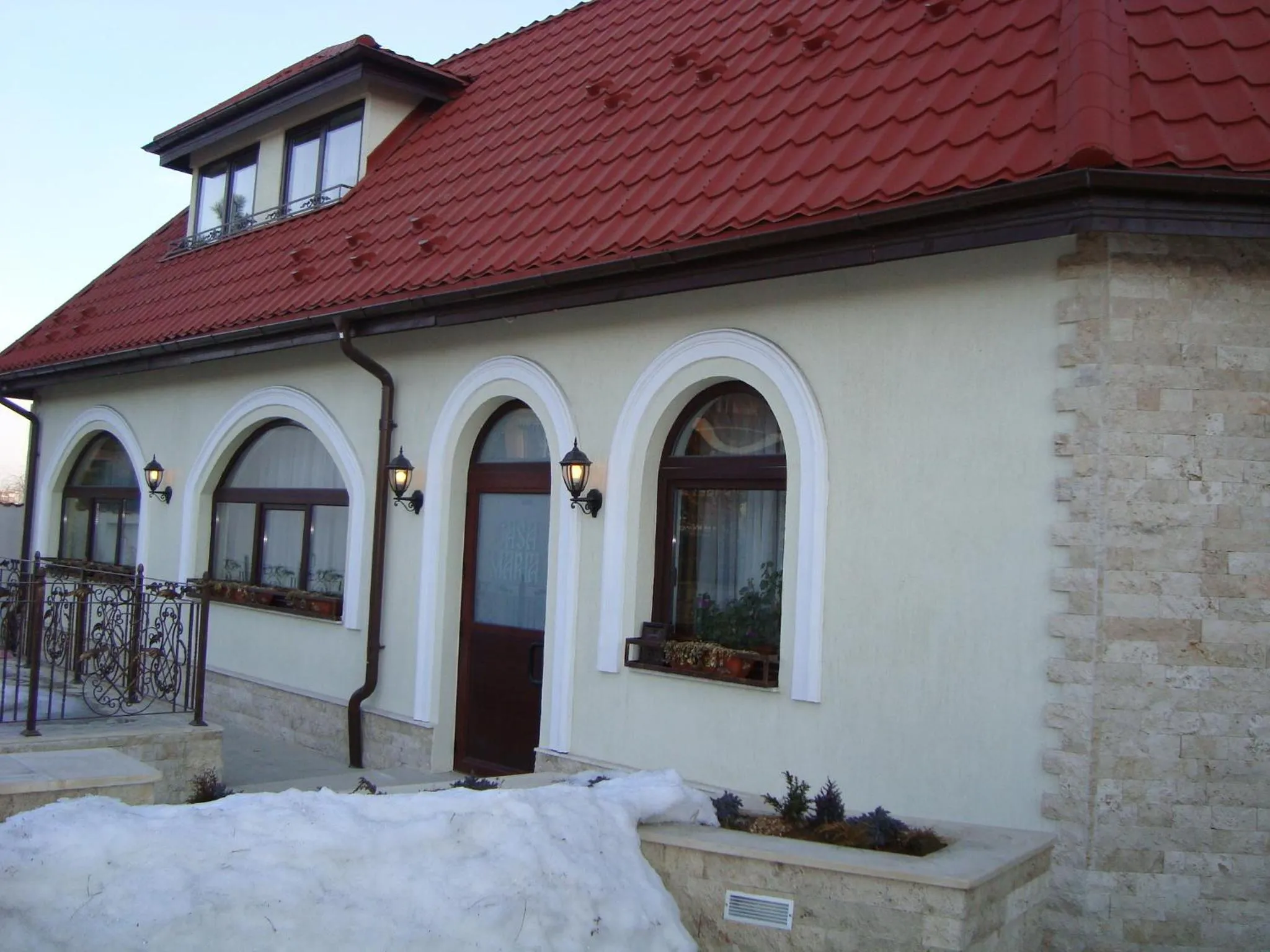 Facade/entrance in Casa Maria Arges