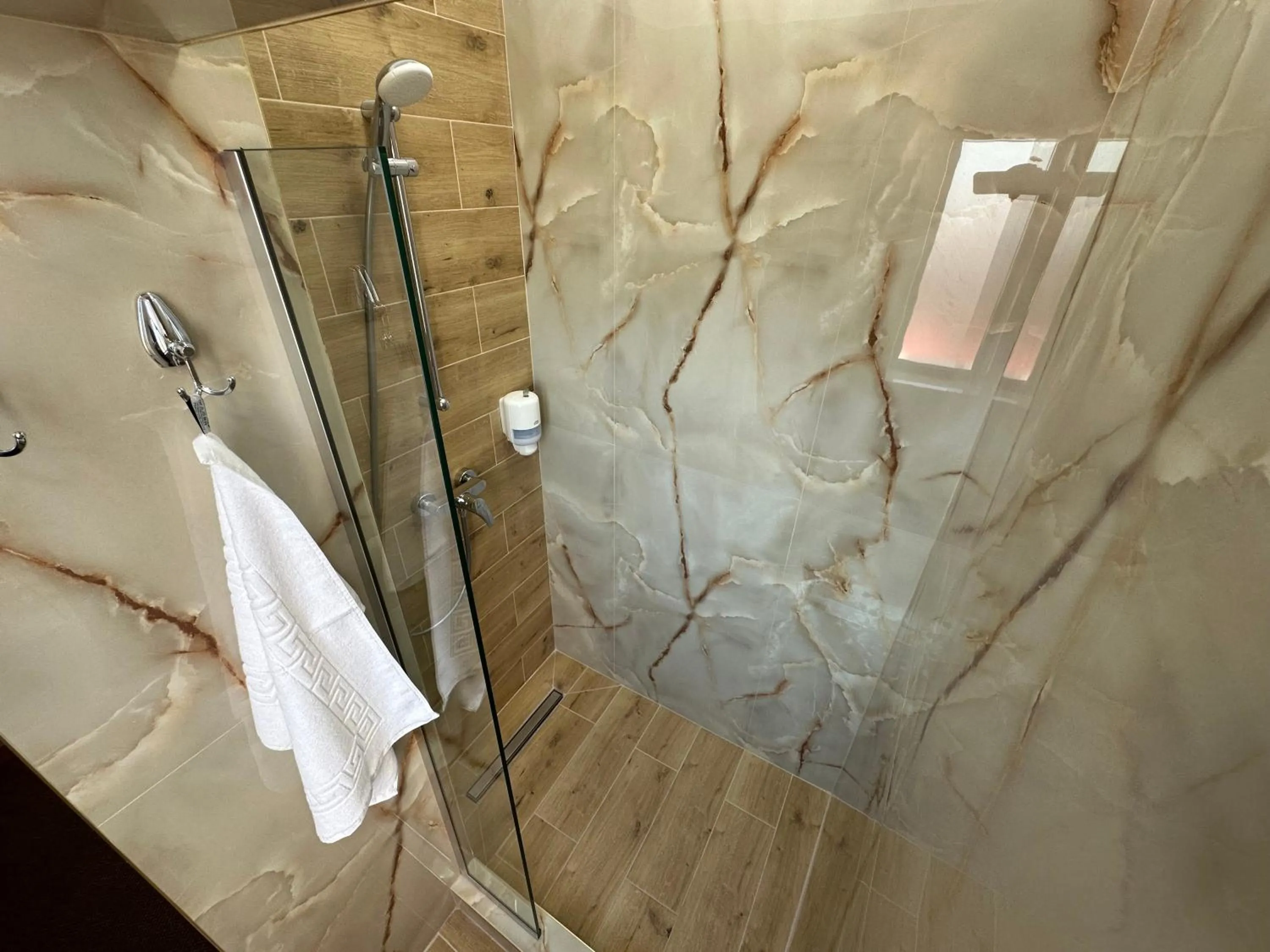 Shower in Casa Maria Arges