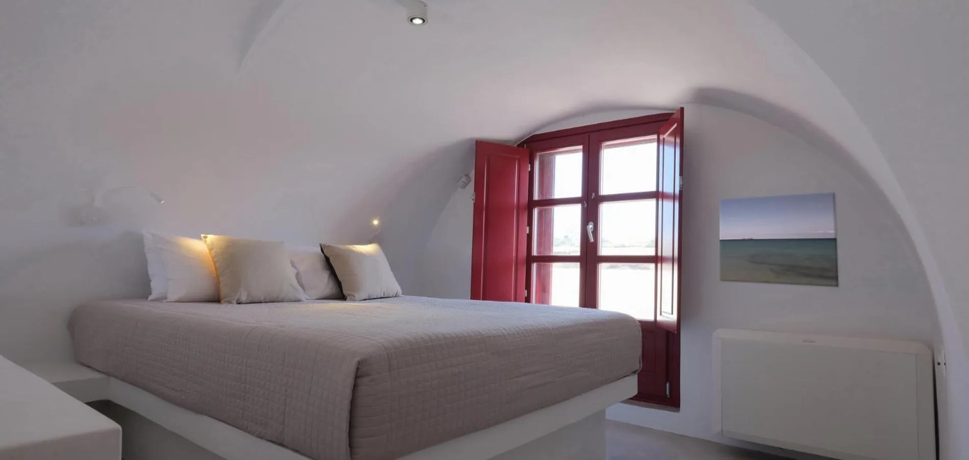 Bed in Aplada Suites