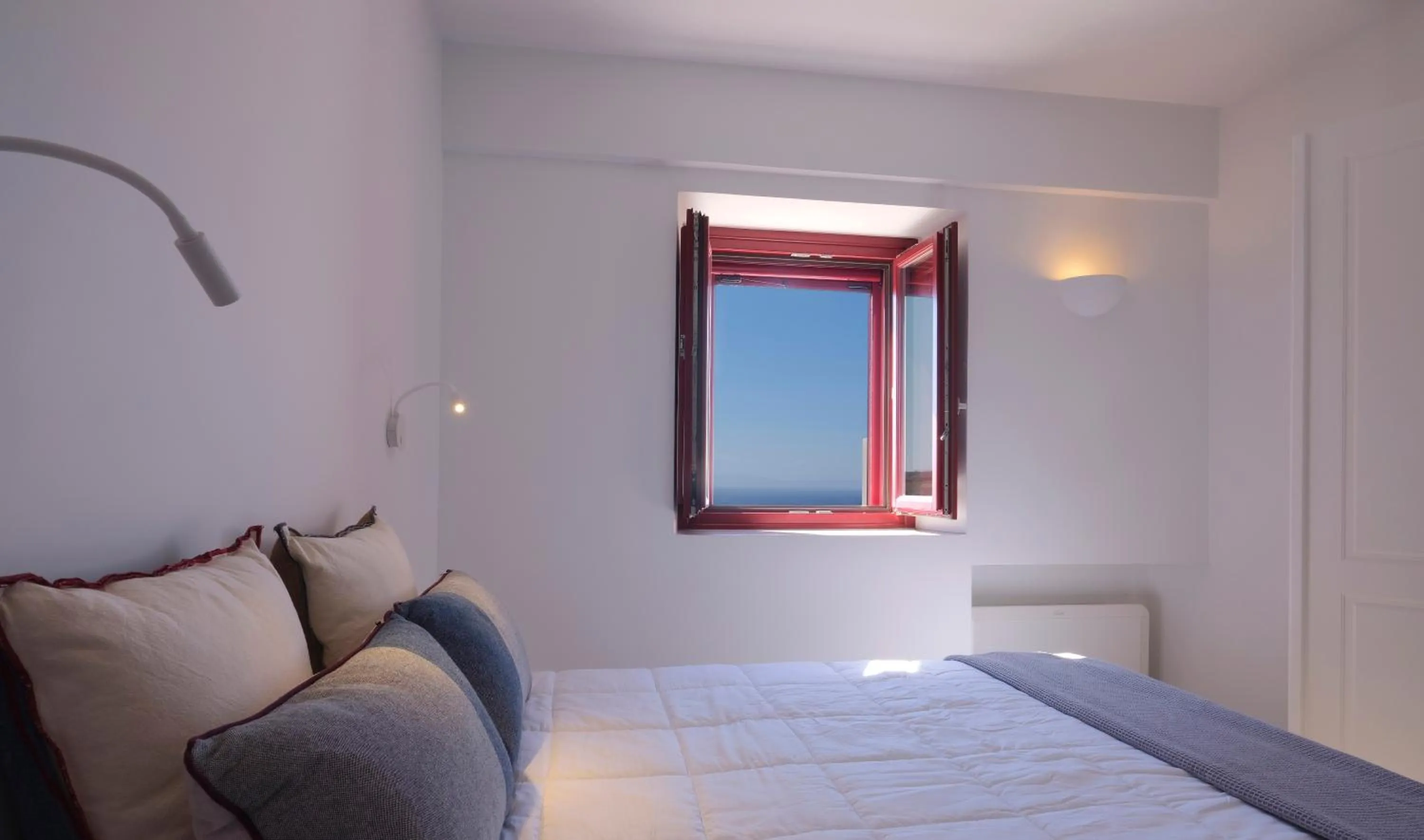 Bed in Aplada Suites