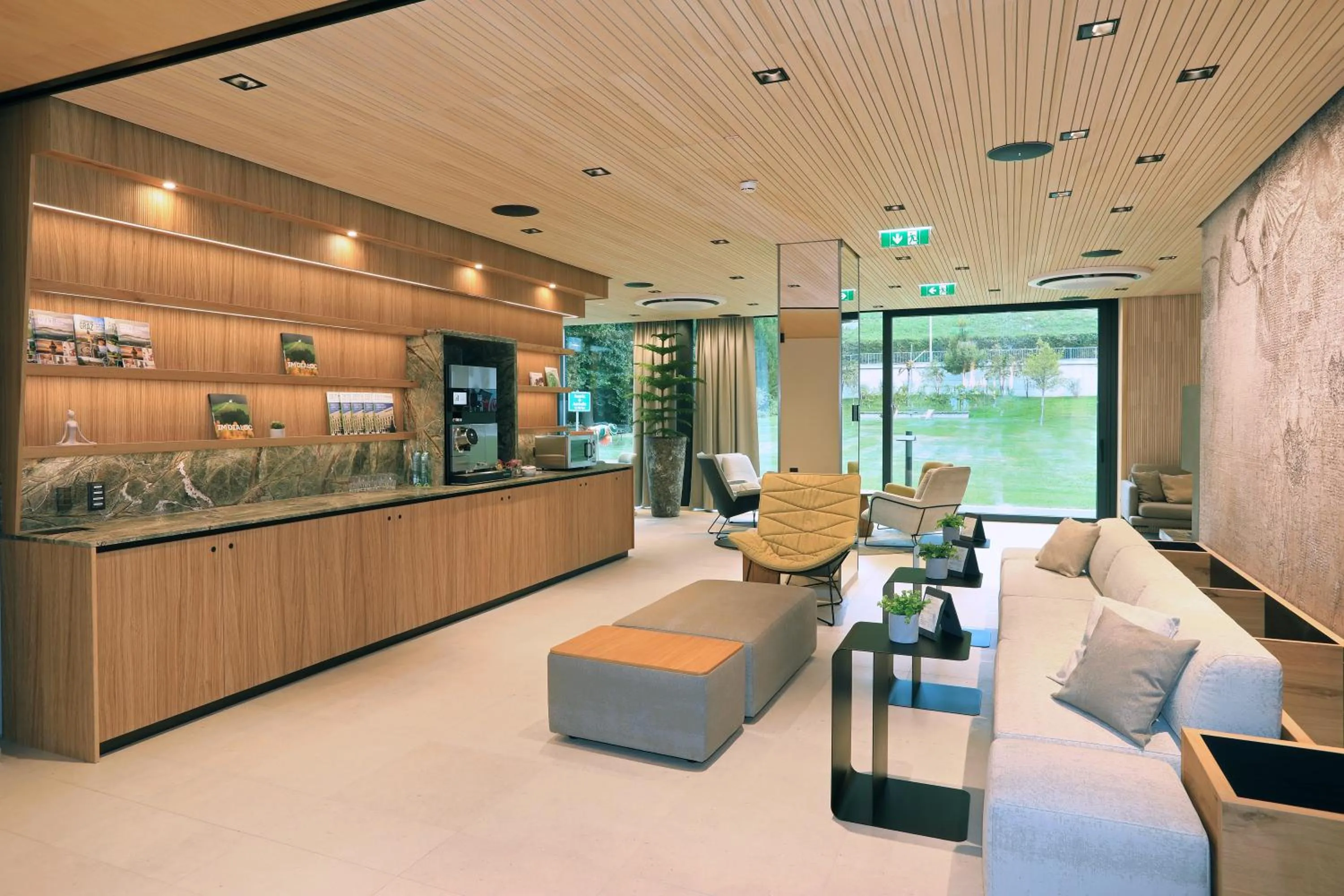 Seating area in Hotel Steiermarkhof Graz - Aus Holz gebaut, von Hügeln geküsst