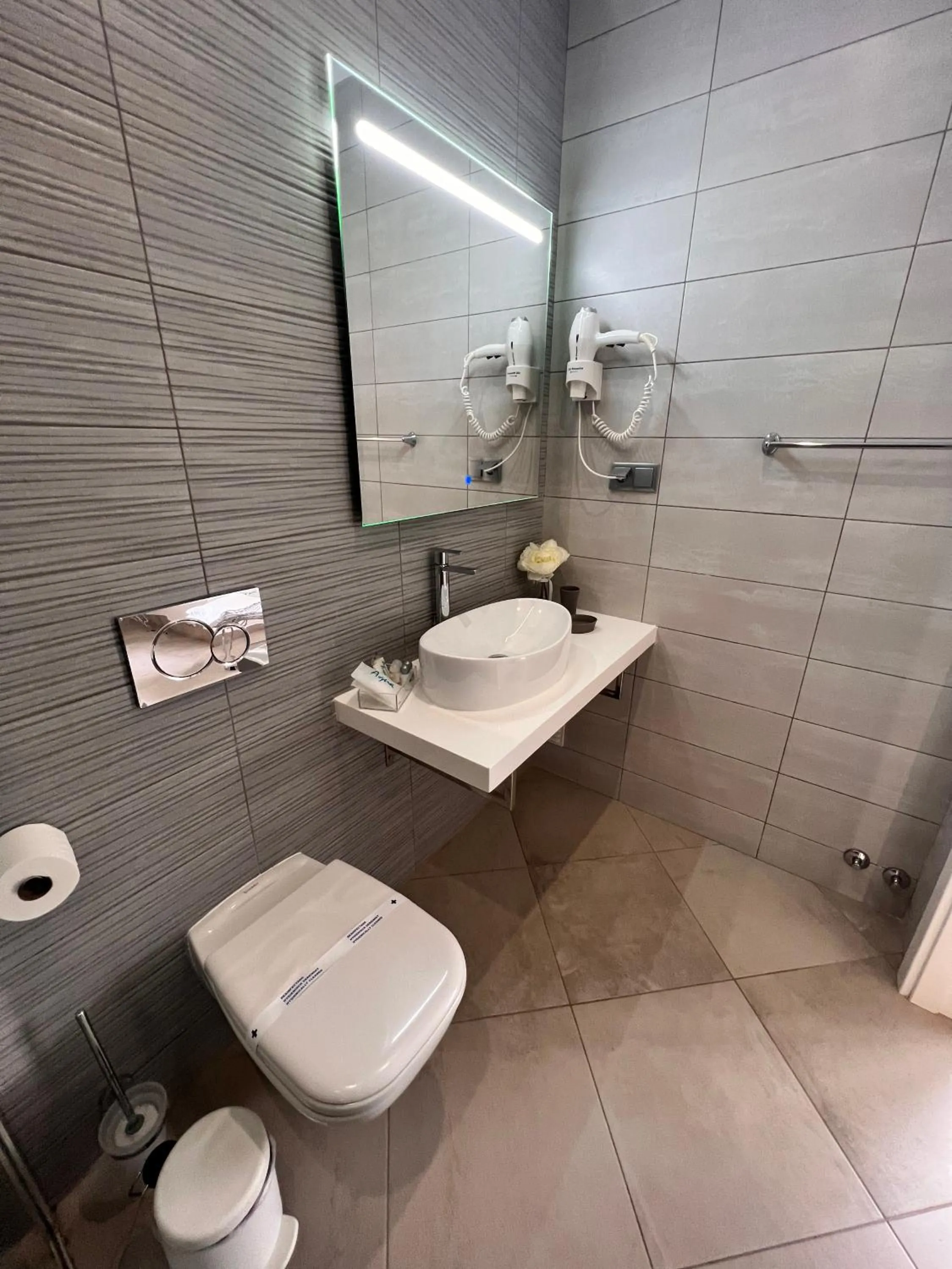 Toilet in Carvoeiro B&B and SPA