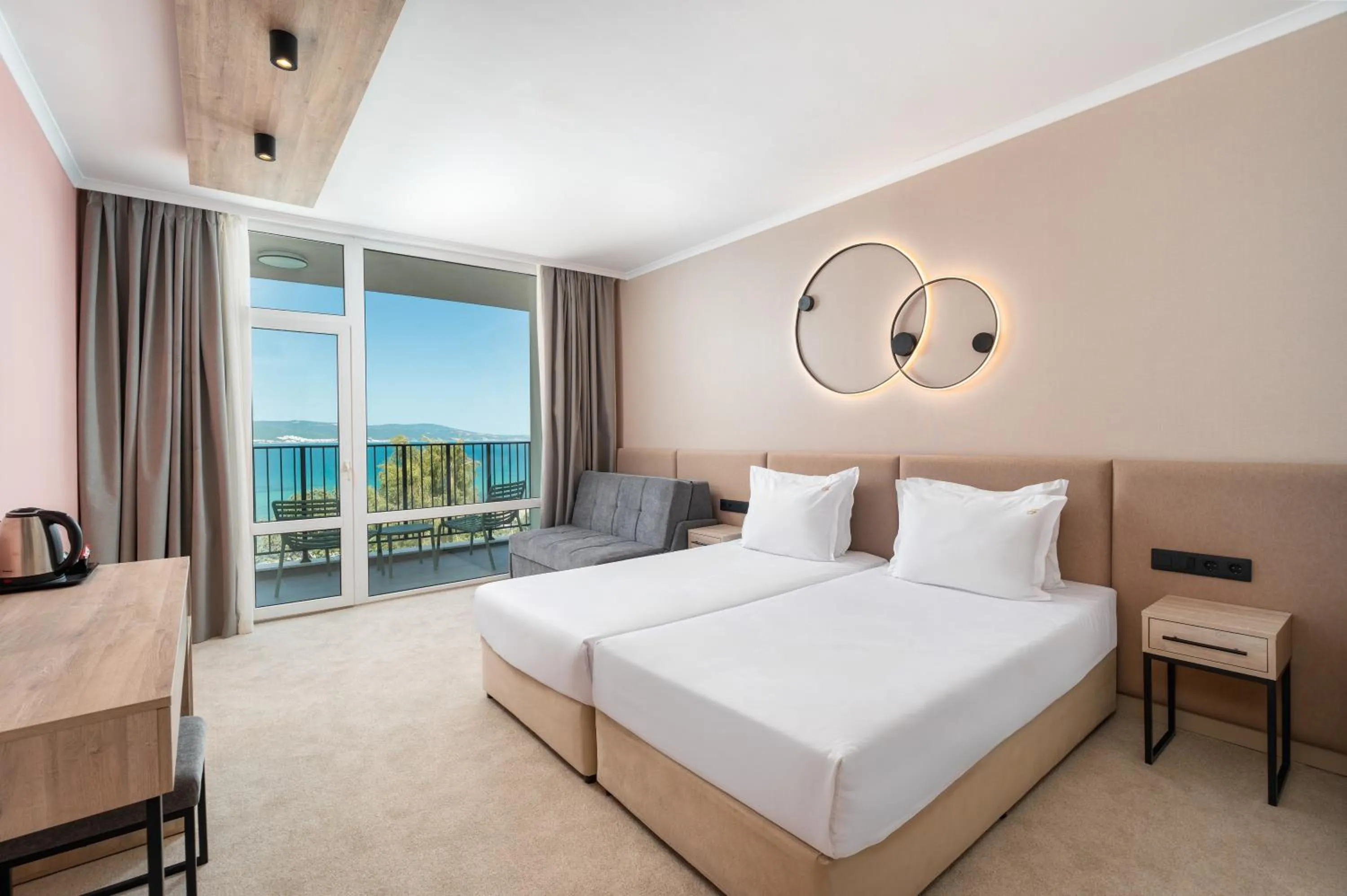 View (from property/room), Bed in Festa Panorama Hotel