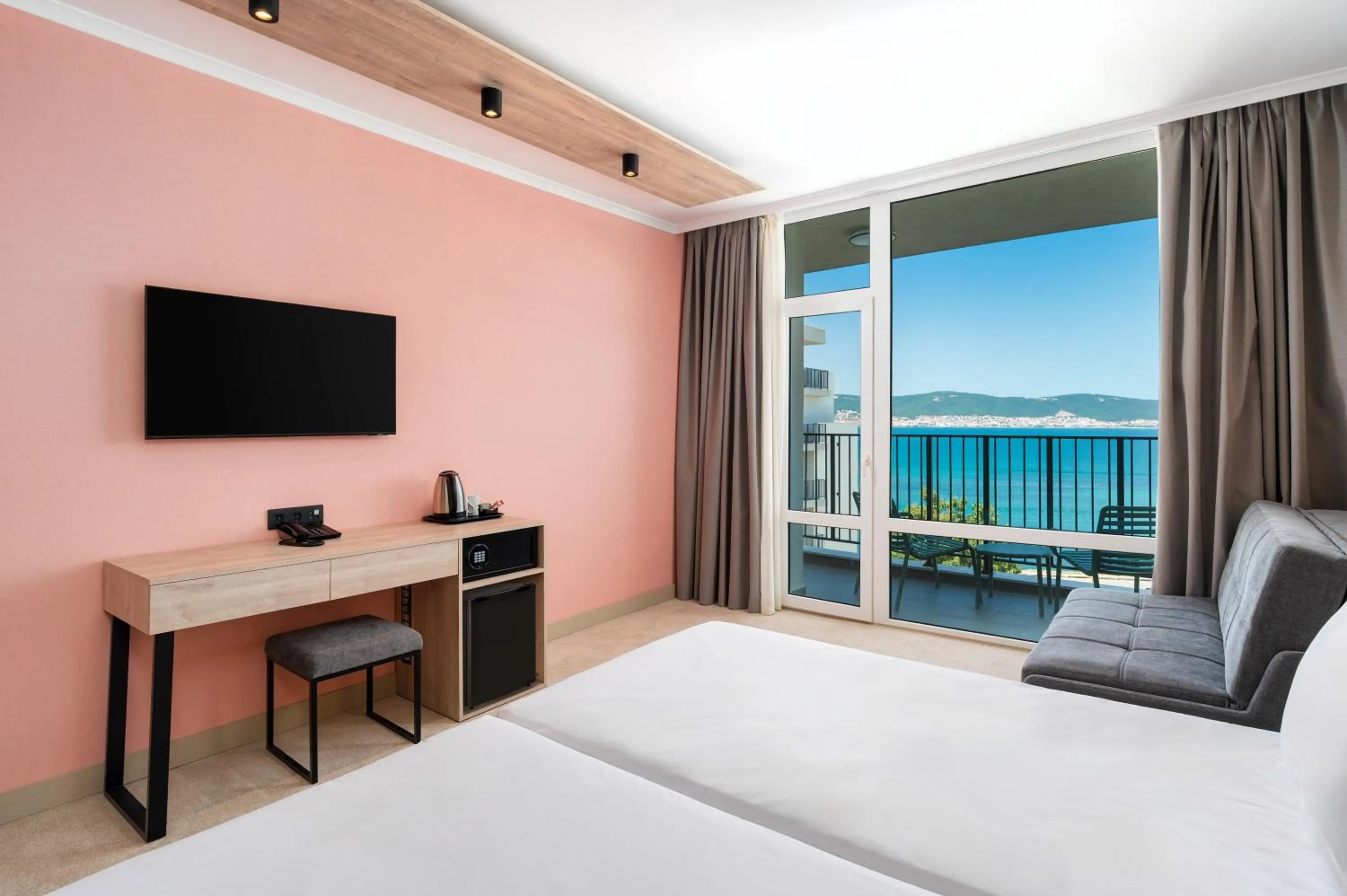 Bed in Festa Panorama Hotel